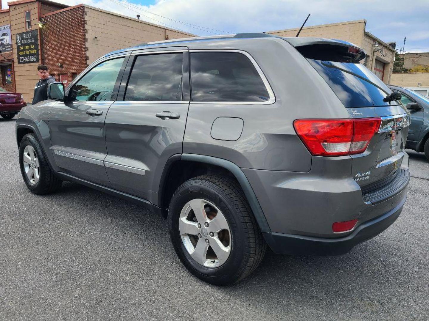 2012 GRAY JEEP GRAND CHEROKEE LAREDO (1C4RJFAG9CC) with an 3.6L engine, Automatic transmission, located at 117 North Cameron Street, Harrisburg, PA, 17101, (717) 963-8962, 40.267021, -76.875351 - Photo#2
