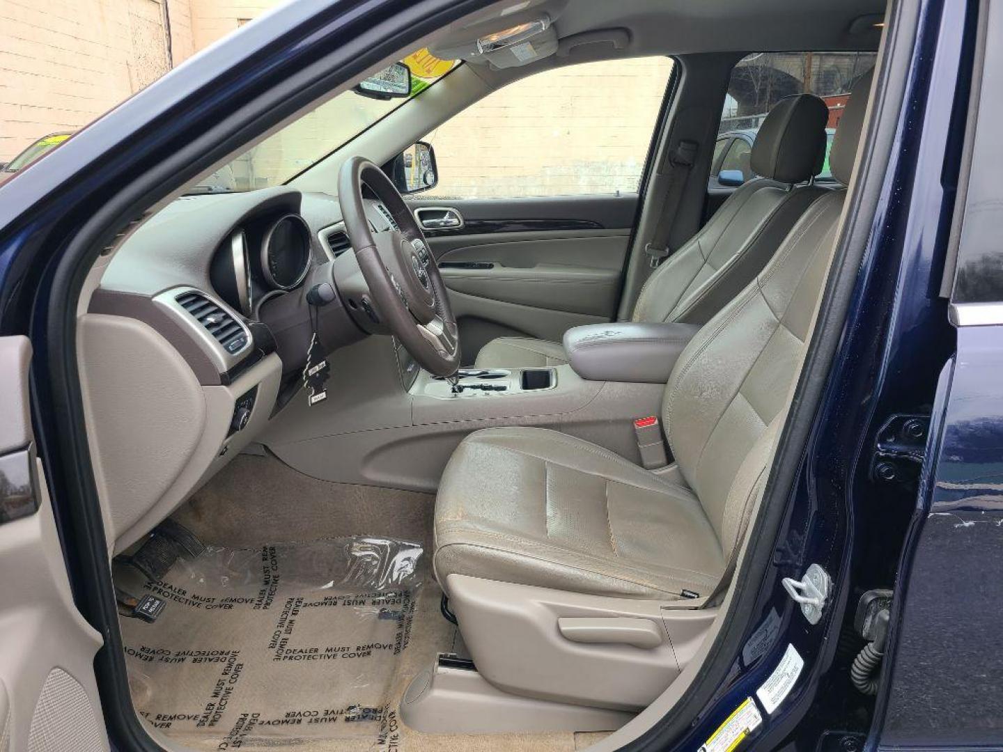 2012 BLUE JEEP GRAND CHEROKEE LAREDO (1C4RJEAG7CC) with an 3.6L engine, Automatic transmission, located at 7981 Paxton Street, Harrisburg, PA, 17111, (717) 561-2926, 40.261490, -76.749229 - WE FINANCE!!! Good Credit/ Bad Credit/ No Credit - ALL Trade-Ins Welcomed!!! ***Guaranteed Credit Approval*** APPLY ONLINE or CALL us TODAY ;) Internet Prices and Marketplace Prices are SPECIAL discounted ***CASH DEALS*** Retail Prices are higher. Please call us to discuss your cash and finan - Photo#11