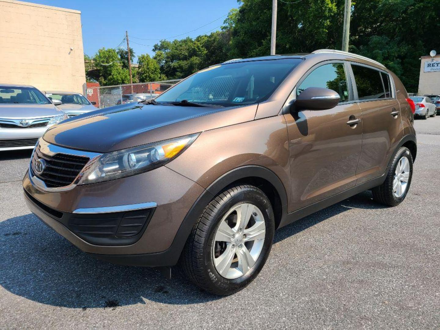 2012 BROWN KIA SPORTAGE LX (KNDPB3A26C7) with an 2.4L engine, Automatic transmission, located at 117 North Cameron Street, Harrisburg, PA, 17101, (717) 963-8962, 40.267021, -76.875351 - WE FINANCE!!! Good Credit/ Bad Credit/ No Credit - ALL Trade-Ins Welcomed!!! ***Guaranteed Credit Approval*** APPLY ONLINE or CALL us TODAY ;) Internet Prices and Marketplace Prices are SPECIAL discounted ***CASH DEALS*** Retail Prices are higher. Please call us to discuss your cash and finan - Photo#0
