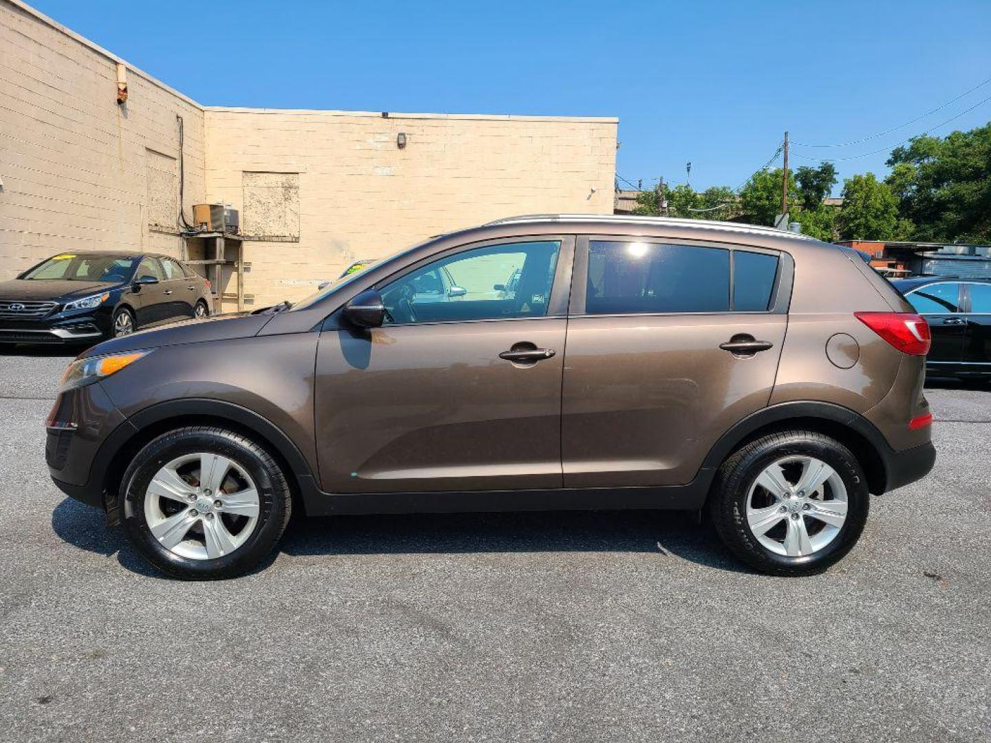 2012 BROWN KIA SPORTAGE LX (KNDPB3A26C7) with an 2.4L engine, Automatic transmission, located at 117 North Cameron Street, Harrisburg, PA, 17101, (717) 963-8962, 40.267021, -76.875351 - WE FINANCE!!! Good Credit/ Bad Credit/ No Credit - ALL Trade-Ins Welcomed!!! ***Guaranteed Credit Approval*** APPLY ONLINE or CALL us TODAY ;) Internet Prices and Marketplace Prices are SPECIAL discounted ***CASH DEALS*** Retail Prices are higher. Please call us to discuss your cash and finan - Photo#1