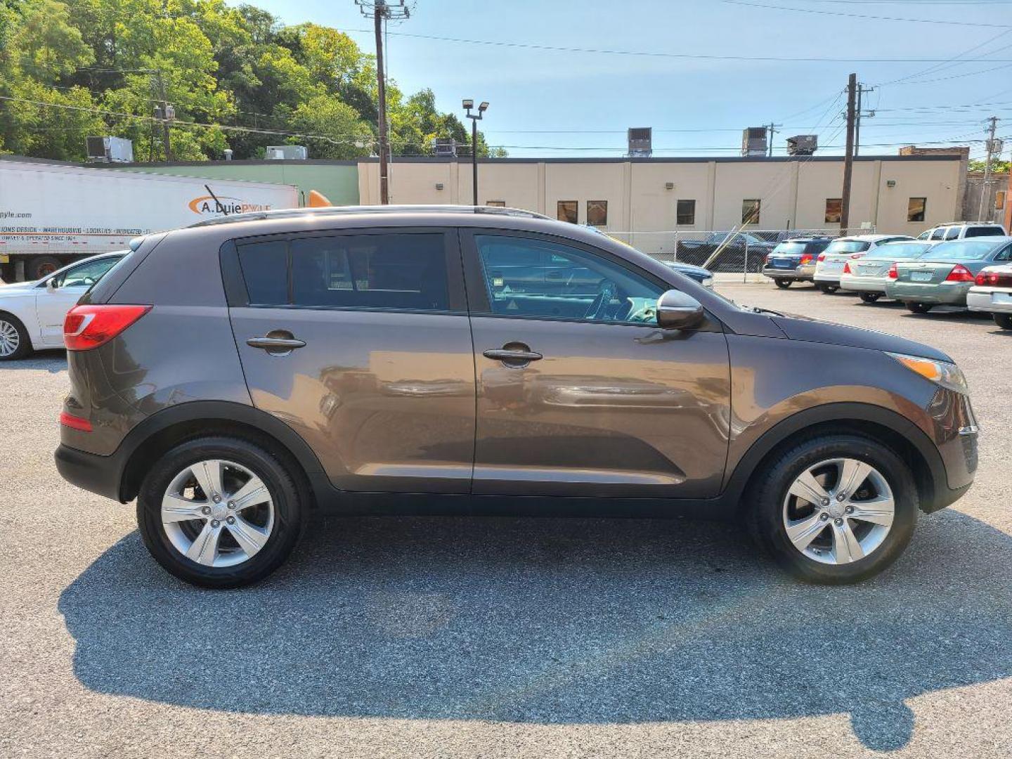 2012 BROWN KIA SPORTAGE LX (KNDPB3A26C7) with an 2.4L engine, Automatic transmission, located at 117 North Cameron Street, Harrisburg, PA, 17101, (717) 963-8962, 40.267021, -76.875351 - WE FINANCE!!! Good Credit/ Bad Credit/ No Credit - ALL Trade-Ins Welcomed!!! ***Guaranteed Credit Approval*** APPLY ONLINE or CALL us TODAY ;) Internet Prices and Marketplace Prices are SPECIAL discounted ***CASH DEALS*** Retail Prices are higher. Please call us to discuss your cash and finan - Photo#5