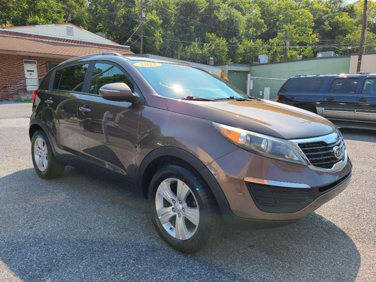 2012 BROWN KIA SPORTAGE LX (KNDPB3A26C7) with an 2.4L engine, Automatic transmission, located at 117 North Cameron Street, Harrisburg, PA, 17101, (717) 963-8962, 40.267021, -76.875351 - WE FINANCE!!! Good Credit/ Bad Credit/ No Credit - ALL Trade-Ins Welcomed!!! ***Guaranteed Credit Approval*** APPLY ONLINE or CALL us TODAY ;) Internet Prices and Marketplace Prices are SPECIAL discounted ***CASH DEALS*** Retail Prices are higher. Please call us to discuss your cash and finan - Photo#6