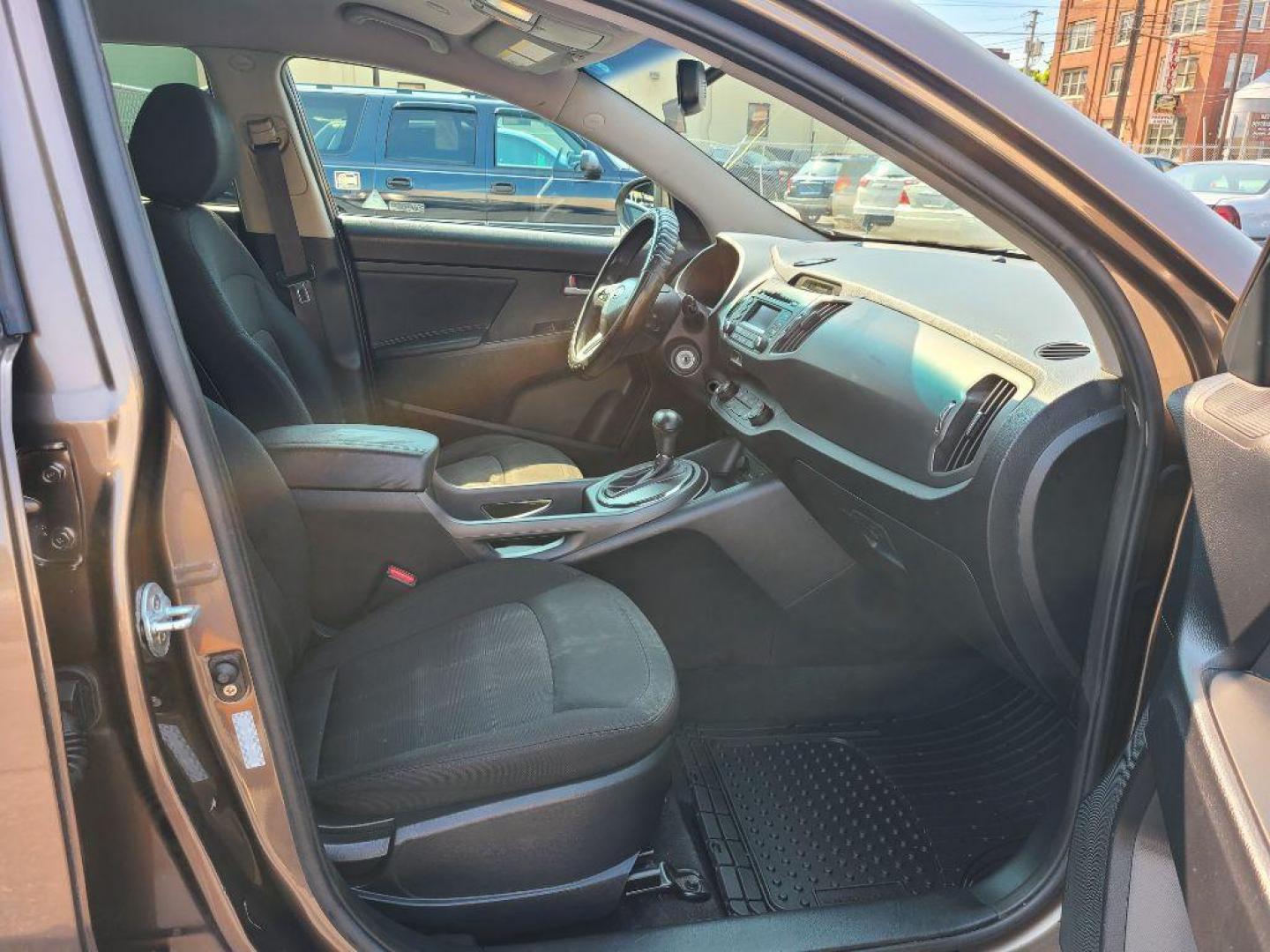 2012 BROWN KIA SPORTAGE LX (KNDPB3A26C7) with an 2.4L engine, Automatic transmission, located at 117 North Cameron Street, Harrisburg, PA, 17101, (717) 963-8962, 40.267021, -76.875351 - WE FINANCE!!! Good Credit/ Bad Credit/ No Credit - ALL Trade-Ins Welcomed!!! ***Guaranteed Credit Approval*** APPLY ONLINE or CALL us TODAY ;) Internet Prices and Marketplace Prices are SPECIAL discounted ***CASH DEALS*** Retail Prices are higher. Please call us to discuss your cash and finan - Photo#8