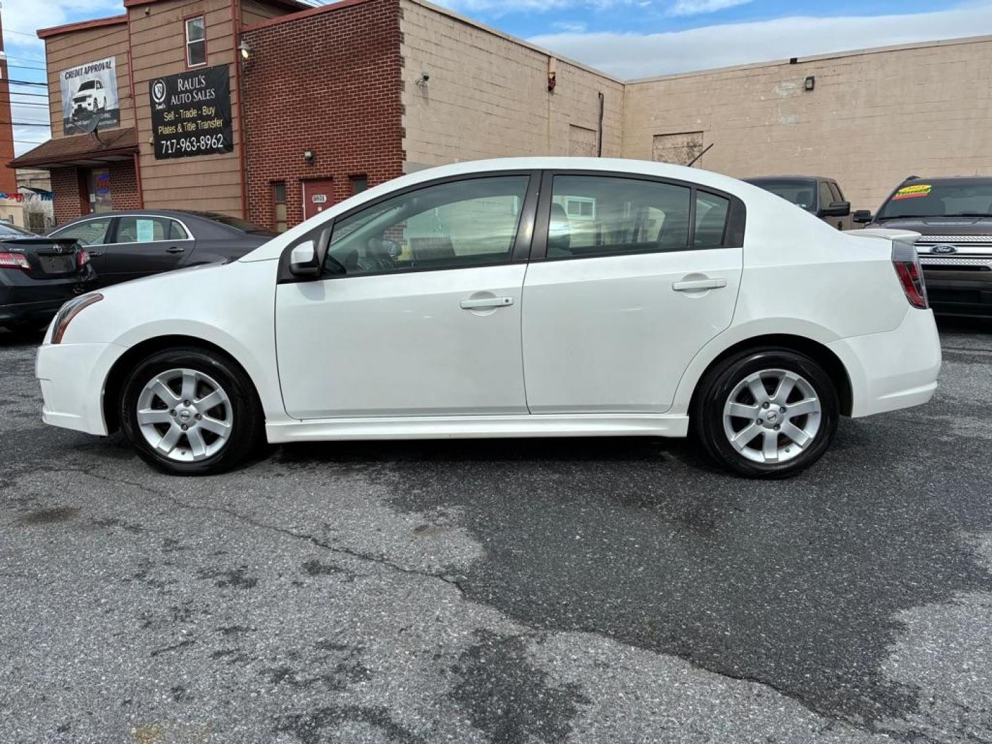 2012 WHITE NISSAN SENTRA SR 2.0 (3N1AB6AP1CL) with an 2.0L engine, Continuously Variable transmission, located at 117 North Cameron Street, Harrisburg, PA, 17101, (717) 963-8962, 40.267021, -76.875351 - Photo#1