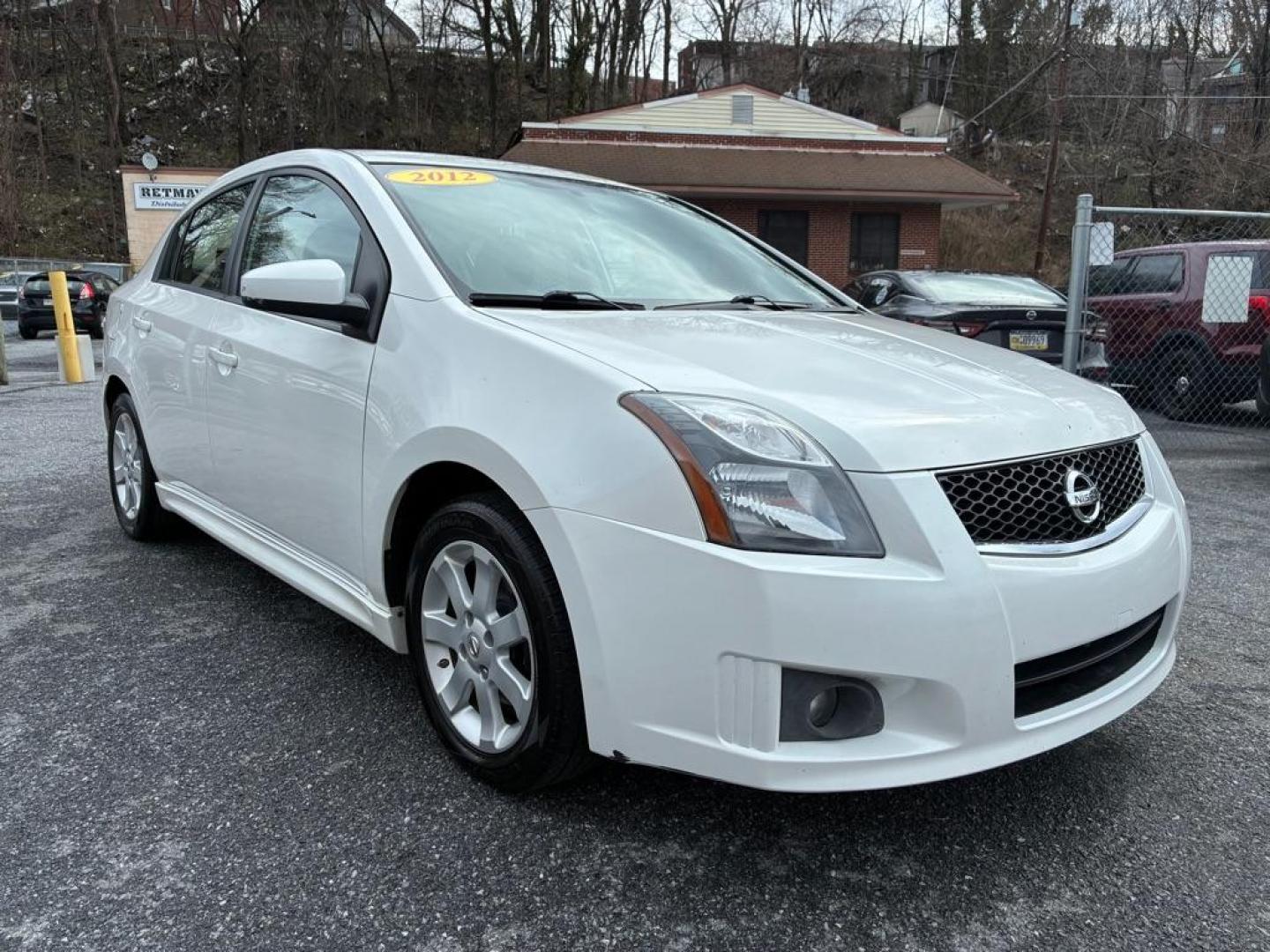 2012 WHITE NISSAN SENTRA SR 2.0 (3N1AB6AP1CL) with an 2.0L engine, Continuously Variable transmission, located at 117 North Cameron Street, Harrisburg, PA, 17101, (717) 963-8962, 40.267021, -76.875351 - Photo#6