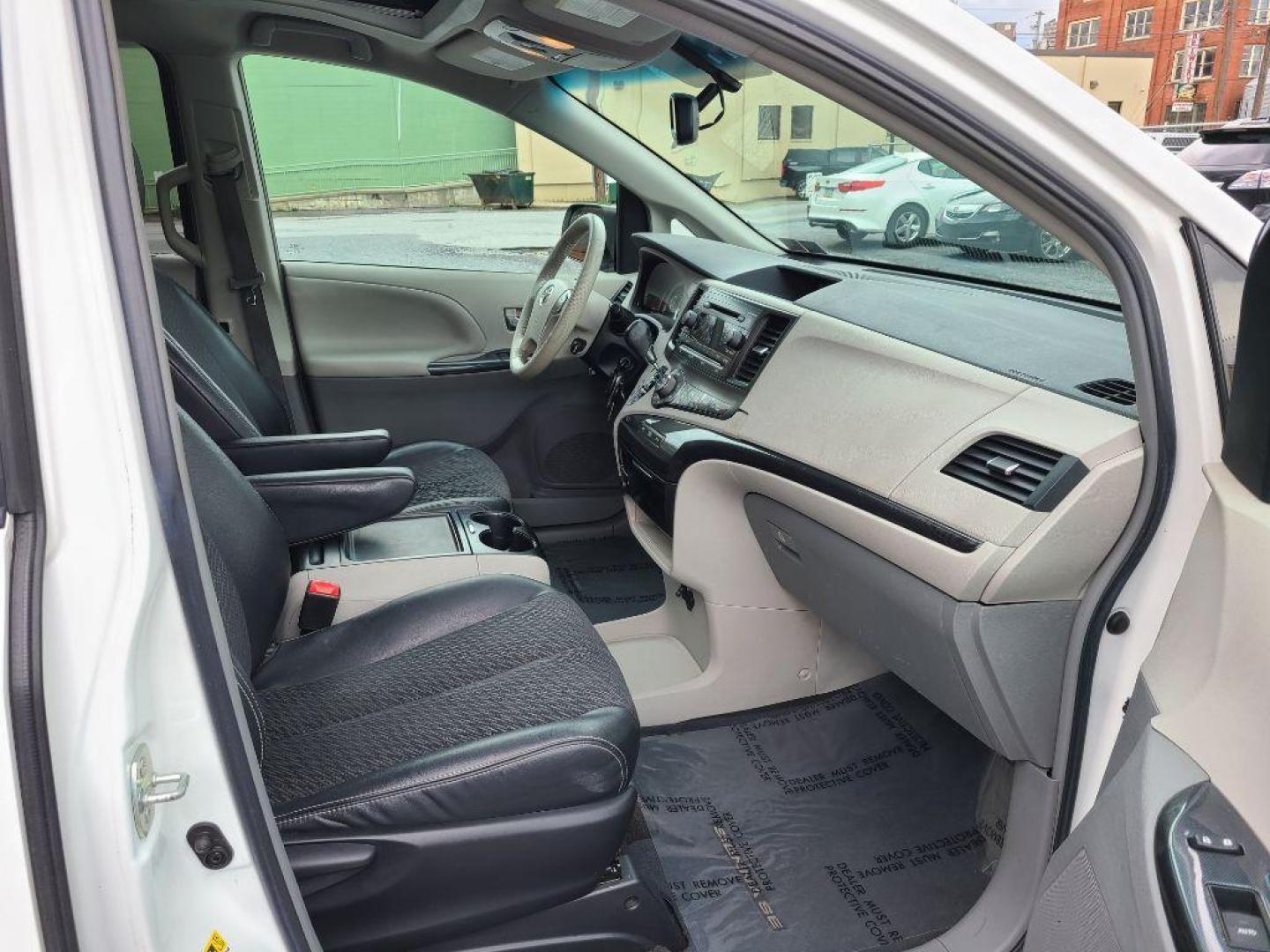 2012 WHITE TOYOTA SIENNA SPORT (5TDXK3DC8CS) with an 3.5L engine, Automatic transmission, located at 117 North Cameron Street, Harrisburg, PA, 17101, (717) 963-8962, 40.267021, -76.875351 - WE FINANCE!!! Good Credit/ Bad Credit/ No Credit - ALL Trade-Ins Welcomed!!! ***Guaranteed Credit Approval*** APPLY ONLINE or CALL us TODAY ;) Internet Prices and Marketplace Prices are SPECIAL discounted ***CASH DEALS*** Retail Prices are higher. Please call us to discuss your cash and finan - Photo#9