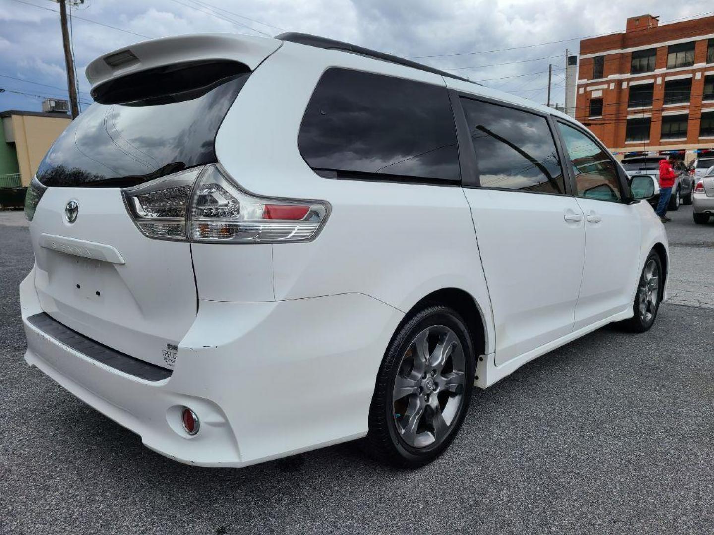 2012 WHITE TOYOTA SIENNA SPORT (5TDXK3DC8CS) with an 3.5L engine, Automatic transmission, located at 117 North Cameron Street, Harrisburg, PA, 17101, (717) 963-8962, 40.267021, -76.875351 - WE FINANCE!!! Good Credit/ Bad Credit/ No Credit - ALL Trade-Ins Welcomed!!! ***Guaranteed Credit Approval*** APPLY ONLINE or CALL us TODAY ;) Internet Prices and Marketplace Prices are SPECIAL discounted ***CASH DEALS*** Retail Prices are higher. Please call us to discuss your cash and finan - Photo#4