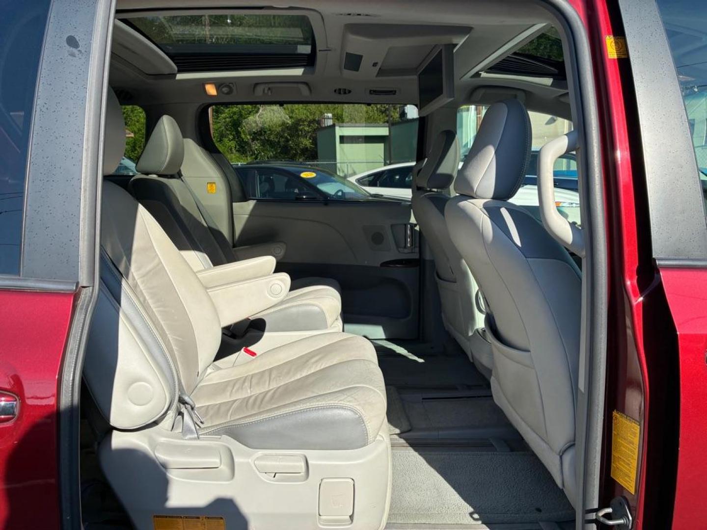 2012 RED TOYOTA SIENNA limited (5TDDK3DC2CS) with an 3.5L engine, Automatic transmission, located at 117 North Cameron Street, Harrisburg, PA, 17101, (717) 963-8962, 40.267021, -76.875351 - WE FINANCE!!! MOST vehicles are available for financing. Good Credit/ Challenged Credit/ No Credit - ALL Trade-Ins Welcomed!!! APPLY ONLINE or CALL us TODAY Please call us to discuss your cash and/or financing options. Thanks for checking our inventory! We're here to help. - Photo#9