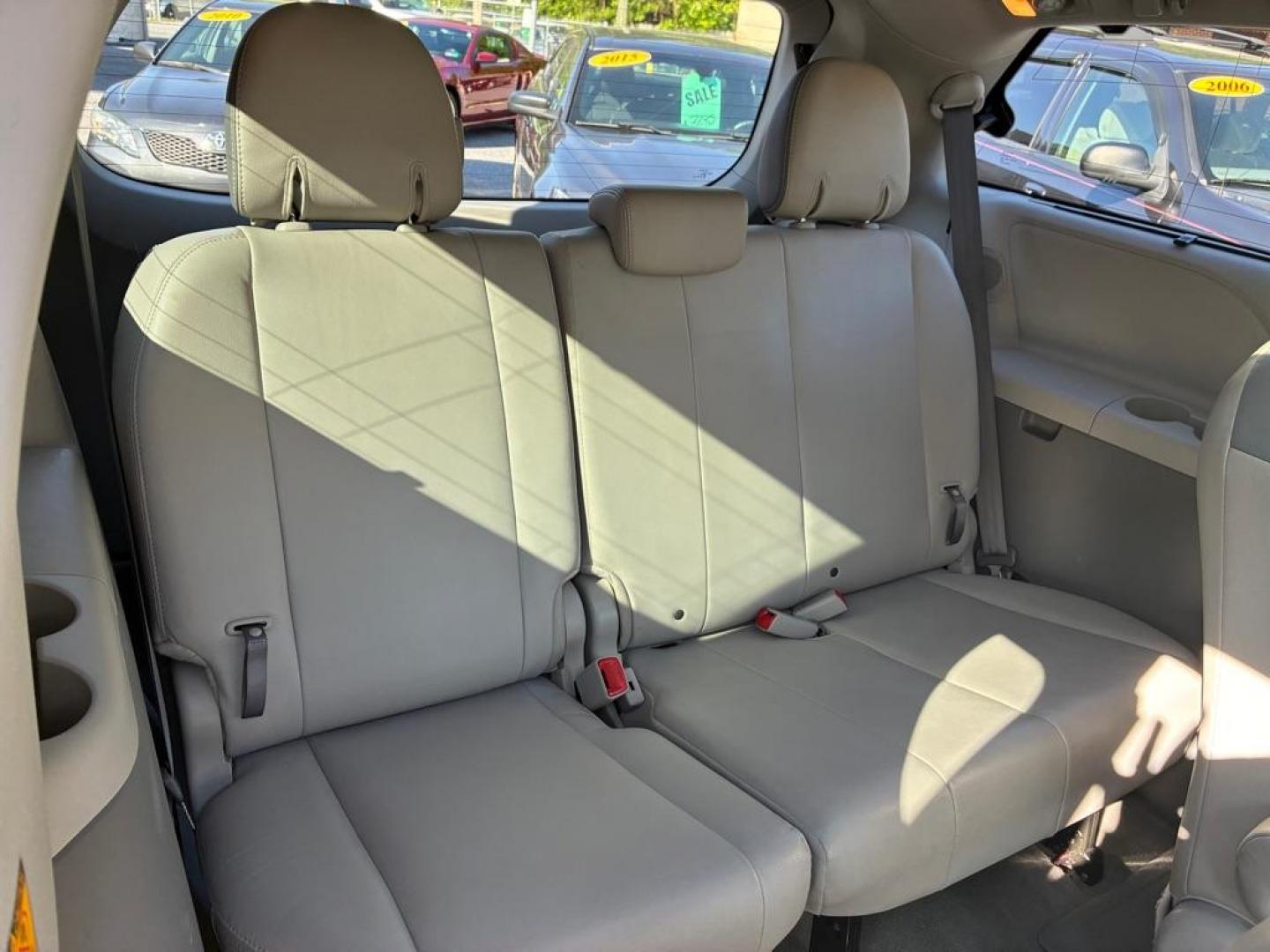 2012 RED TOYOTA SIENNA limited (5TDDK3DC2CS) with an 3.5L engine, Automatic transmission, located at 117 North Cameron Street, Harrisburg, PA, 17101, (717) 963-8962, 40.267021, -76.875351 - WE FINANCE!!! MOST vehicles are available for financing. Good Credit/ Challenged Credit/ No Credit - ALL Trade-Ins Welcomed!!! APPLY ONLINE or CALL us TODAY Please call us to discuss your cash and/or financing options. Thanks for checking our inventory! We're here to help. - Photo#11