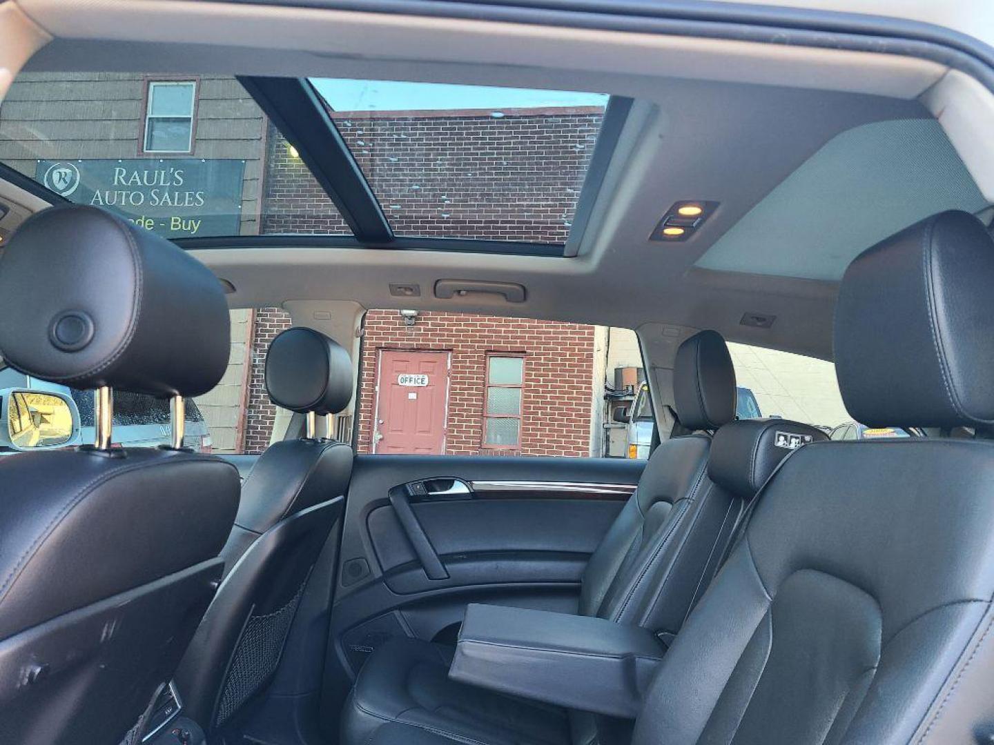 2013 WHITE AUDI Q7 PREMIUM PLUS (WA1LGAFE1DD) with an 3.0L engine, Automatic transmission, located at 117 North Cameron Street, Harrisburg, PA, 17101, (717) 963-8962, 40.267021, -76.875351 - Photo#14