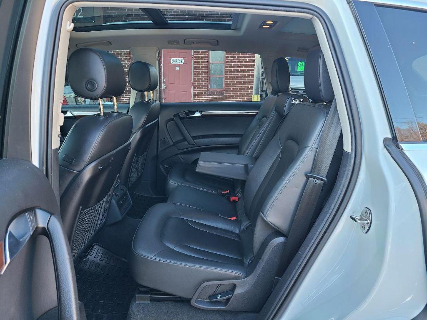 2013 WHITE AUDI Q7 PREMIUM PLUS (WA1LGAFE1DD) with an 3.0L engine, Automatic transmission, located at 117 North Cameron Street, Harrisburg, PA, 17101, (717) 963-8962, 40.267021, -76.875351 - Photo#15