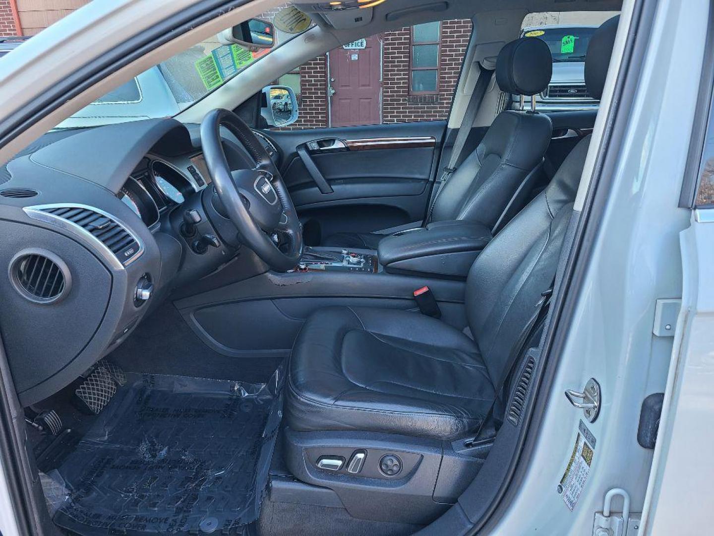 2013 WHITE AUDI Q7 PREMIUM PLUS (WA1LGAFE1DD) with an 3.0L engine, Automatic transmission, located at 117 North Cameron Street, Harrisburg, PA, 17101, (717) 963-8962, 40.267021, -76.875351 - Photo#16