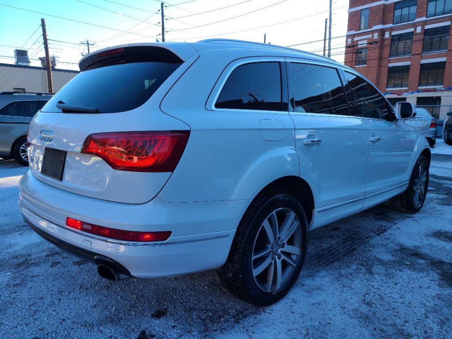 2013 WHITE AUDI Q7 PREMIUM PLUS (WA1LGAFE1DD) with an 3.0L engine, Automatic transmission, located at 117 North Cameron Street, Harrisburg, PA, 17101, (717) 963-8962, 40.267021, -76.875351 - Photo#4