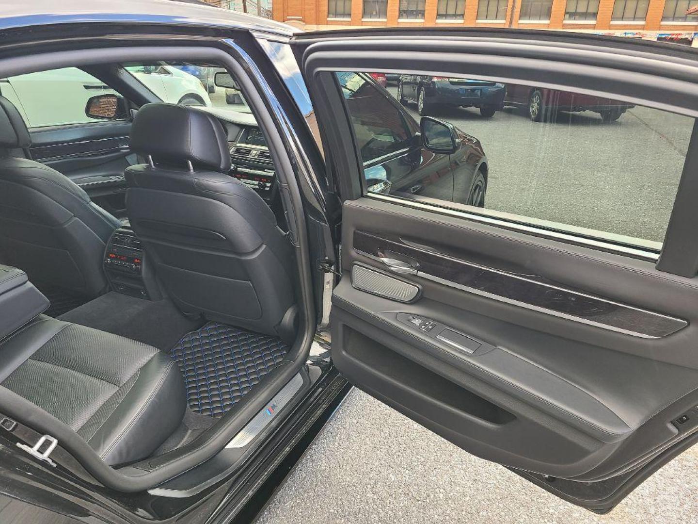 2013 BLACK BMW 750 LI (WBAYE8C50DD) with an 4.4L engine, Automatic transmission, located at 7981 Paxton Street, Harrisburg, PA, 17111, (717) 561-2926, 40.261490, -76.749229 - WE FINANCE!!! Good Credit/ Bad Credit/ No Credit - ALL Trade-Ins Welcomed!!! ***Guaranteed Credit Approval*** APPLY ONLINE or CALL us TODAY ;) Internet Prices and Marketplace Prices are SPECIAL discounted ***CASH DEALS*** Retail Prices are higher. Please call us to discuss your cash and finan - Photo#13