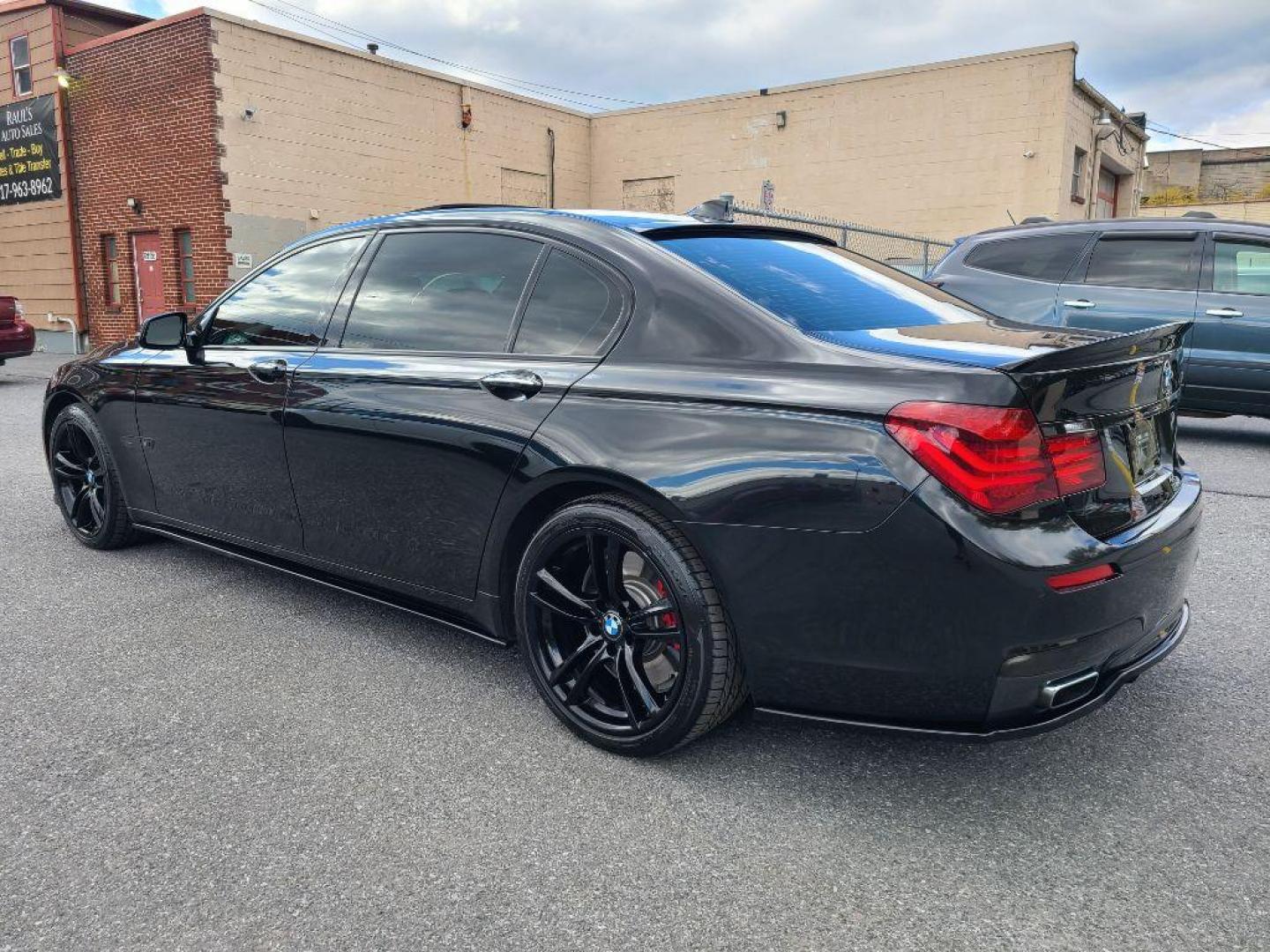 2013 BLACK BMW 750 LI (WBAYE8C50DD) with an 4.4L engine, Automatic transmission, located at 7981 Paxton Street, Harrisburg, PA, 17111, (717) 561-2926, 40.261490, -76.749229 - WE FINANCE!!! Good Credit/ Bad Credit/ No Credit - ALL Trade-Ins Welcomed!!! ***Guaranteed Credit Approval*** APPLY ONLINE or CALL us TODAY ;) Internet Prices and Marketplace Prices are SPECIAL discounted ***CASH DEALS*** Retail Prices are higher. Please call us to discuss your cash and finan - Photo#4