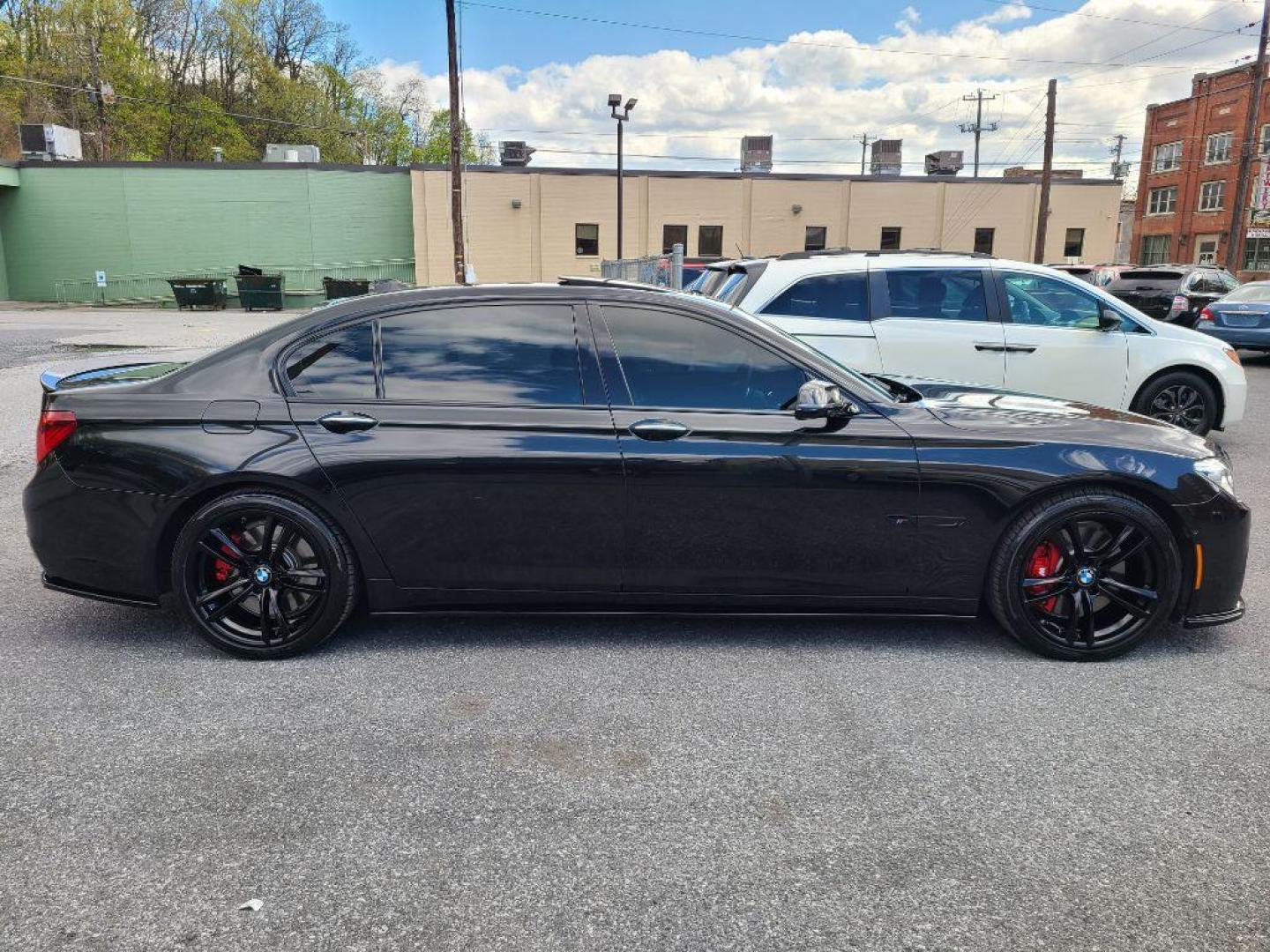 2013 BLACK BMW 750 LI (WBAYE8C50DD) with an 4.4L engine, Automatic transmission, located at 7981 Paxton Street, Harrisburg, PA, 17111, (717) 561-2926, 40.261490, -76.749229 - WE FINANCE!!! Good Credit/ Bad Credit/ No Credit - ALL Trade-Ins Welcomed!!! ***Guaranteed Credit Approval*** APPLY ONLINE or CALL us TODAY ;) Internet Prices and Marketplace Prices are SPECIAL discounted ***CASH DEALS*** Retail Prices are higher. Please call us to discuss your cash and finan - Photo#7