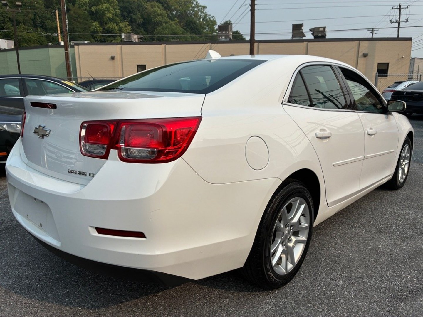 2013 WHITE CHEVROLET MALIBU 1LT (1G11C5SA1DF) with an 2.5L engine, Automatic transmission, located at 117 North Cameron Street, Harrisburg, PA, 17101, (717) 963-8962, 40.267021, -76.875351 - WE FINANCE!!! MOST vehicles are available for financing. Good Credit/ Challenged Credit/ No Credit - ALL Trade-Ins Welcomed!!! APPLY ONLINE or CALL us TODAY Please call us to discuss your cash and/or financing options. Thanks for checking our inventory! We're here to help.- Photo#4