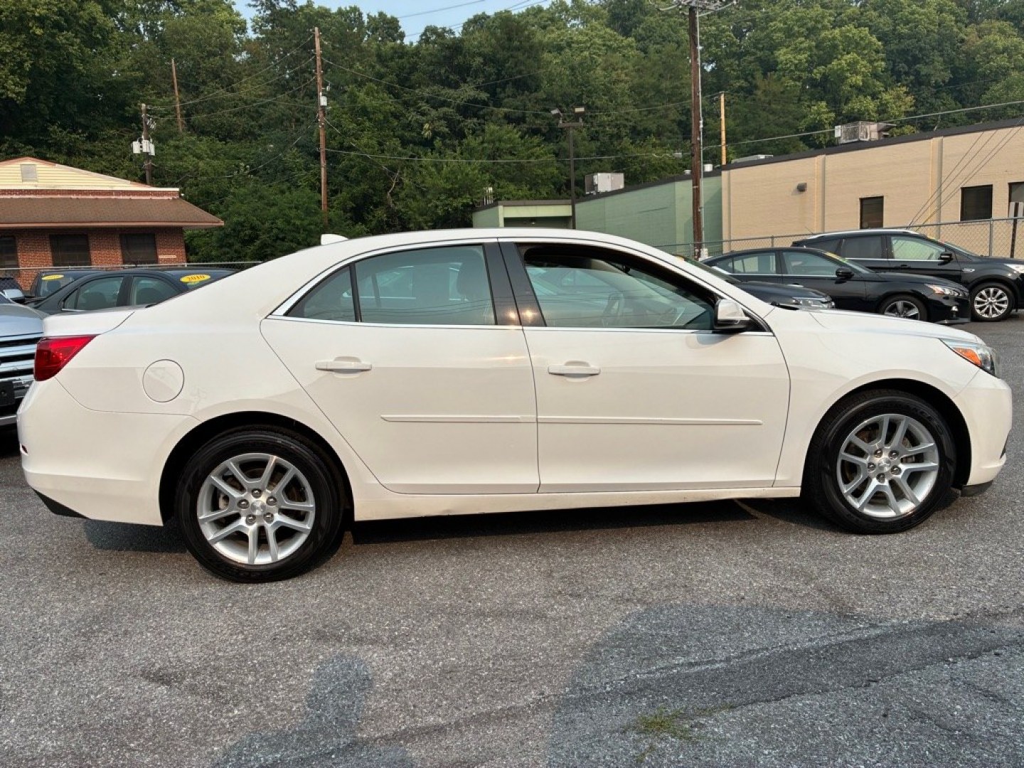 2013 WHITE CHEVROLET MALIBU 1LT (1G11C5SA1DF) with an 2.5L engine, Automatic transmission, located at 117 North Cameron Street, Harrisburg, PA, 17101, (717) 963-8962, 40.267021, -76.875351 - WE FINANCE!!! MOST vehicles are available for financing. Good Credit/ Challenged Credit/ No Credit - ALL Trade-Ins Welcomed!!! APPLY ONLINE or CALL us TODAY Please call us to discuss your cash and/or financing options. Thanks for checking our inventory! We're here to help.- Photo#5