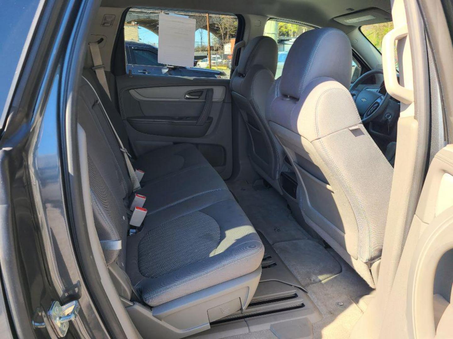 2013 GRAY CHEVROLET TRAVERSE LS (1GNKVFED0DJ) with an 3.6L engine, Automatic transmission, located at 117 North Cameron Street, Harrisburg, PA, 17101, (717) 963-8962, 40.267021, -76.875351 - WE FINANCE!!! Good Credit/ Bad Credit/ No Credit - ALL Trade-Ins Welcomed!!! ***Guaranteed Credit Approval*** APPLY ONLINE or CALL us TODAY ;) Internet Prices and Marketplace Prices are SPECIAL discounted ***CASH DEALS*** Retail Prices are higher. Please call us to discuss your cash and finan - Photo#10