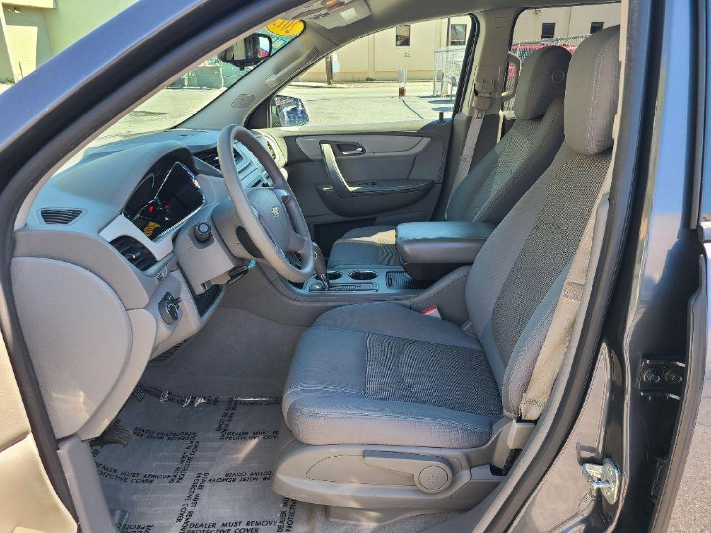 2013 GRAY CHEVROLET TRAVERSE LS (1GNKVFED0DJ) with an 3.6L engine, Automatic transmission, located at 117 North Cameron Street, Harrisburg, PA, 17101, (717) 963-8962, 40.267021, -76.875351 - WE FINANCE!!! Good Credit/ Bad Credit/ No Credit - ALL Trade-Ins Welcomed!!! ***Guaranteed Credit Approval*** APPLY ONLINE or CALL us TODAY ;) Internet Prices and Marketplace Prices are SPECIAL discounted ***CASH DEALS*** Retail Prices are higher. Please call us to discuss your cash and finan - Photo#14