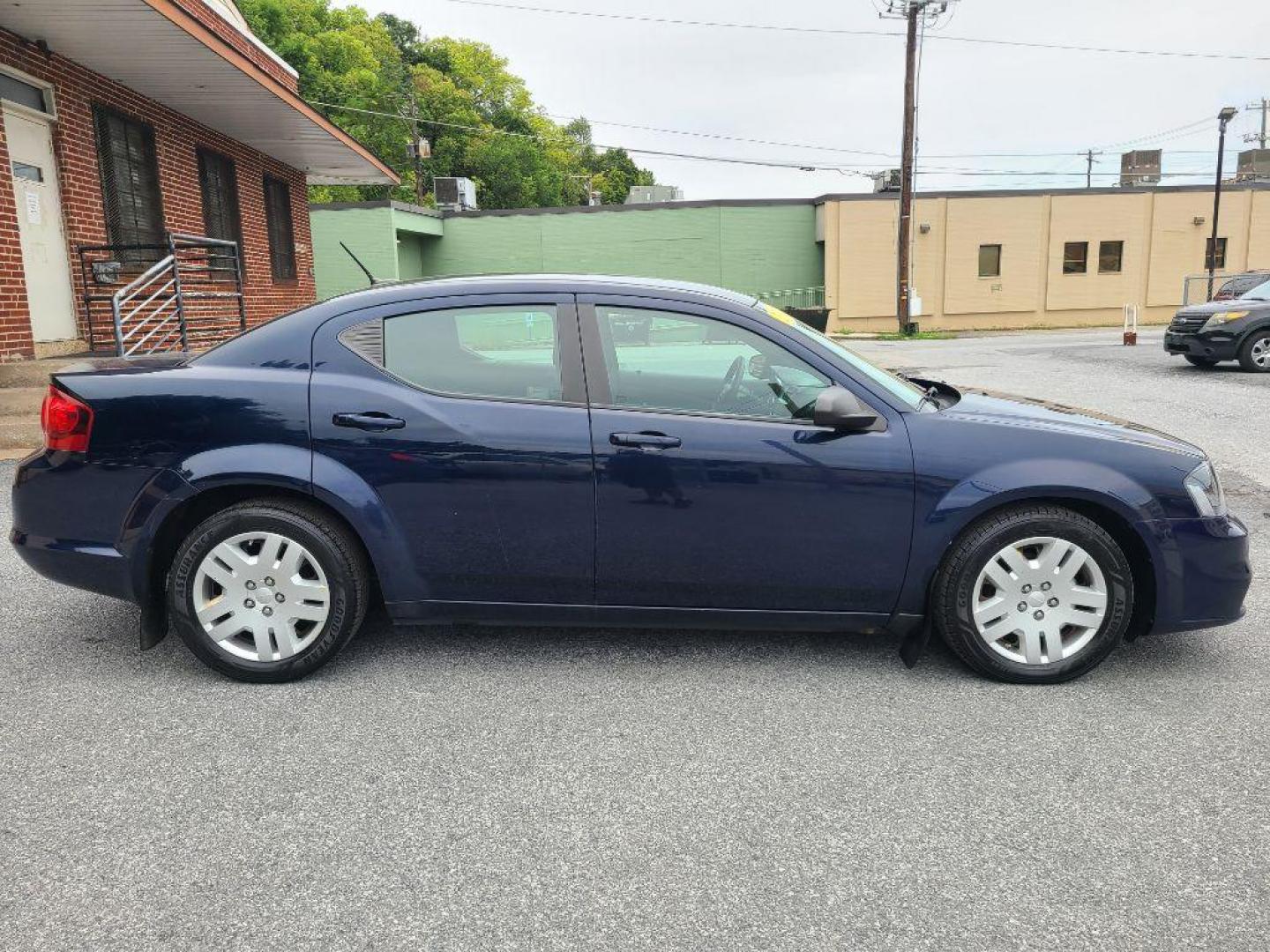 2013 BLUE DODGE AVENGER SE (1C3CDZAGXDN) with an 3.6L engine, Automatic transmission, located at 131 N Cameron st, Harrisburg, PA, 17101, (717) 561-2926, 40.267086, -76.875374 - WE FINANCE!!! Good Credit/ Bad Credit/ No Credit - ALL Trade-Ins Welcomed!!! ***Guaranteed Credit Approval*** APPLY ONLINE or CALL us TODAY ;) Internet Prices and Marketplace Prices are SPECIAL discounted ***CASH DEALS*** Retail Prices are higher. Please call us to discuss your cash and finan - Photo#5