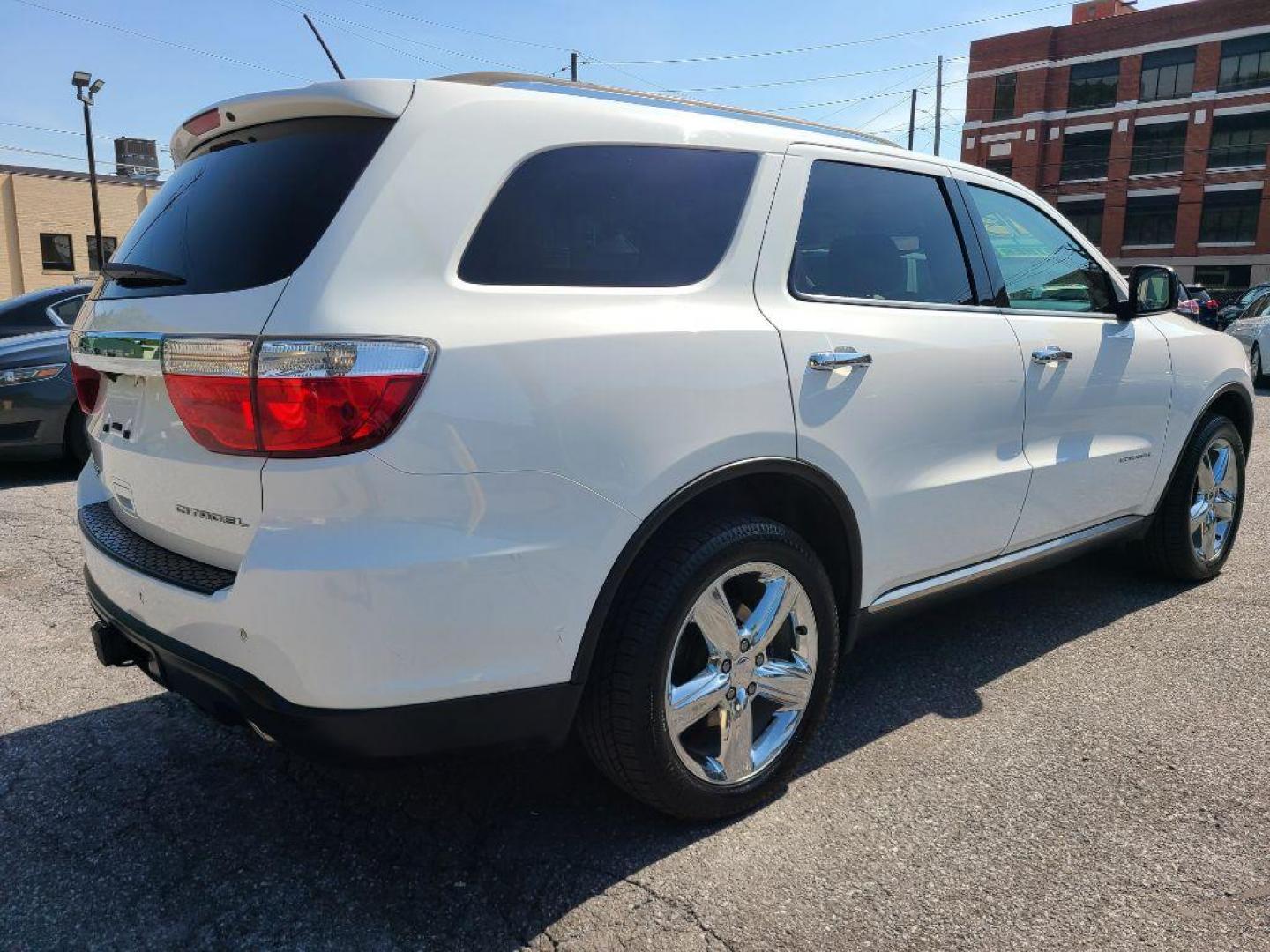 2013 WHITE DODGE DURANGO CITADEL (1C4RDJEGXDC) with an 3.6L engine, Automatic transmission, located at 117 North Cameron Street, Harrisburg, PA, 17101, (717) 963-8962, 40.267021, -76.875351 - WE FINANCE!!! Good Credit/ Bad Credit/ No Credit - ALL Trade-Ins Welcomed!!! ***Guaranteed Credit Approval*** APPLY ONLINE or CALL us TODAY ;) Internet Prices and Marketplace Prices are SPECIAL discounted ***CASH DEALS*** Retail Prices are higher. Please call us to discuss your cash and finan - Photo#4