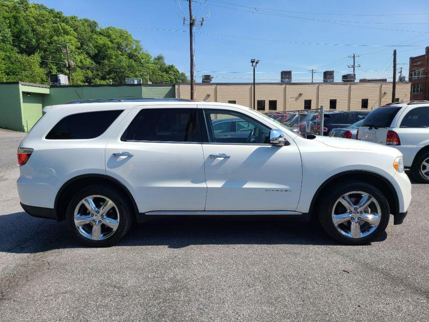 2013 WHITE DODGE DURANGO CITADEL (1C4RDJEGXDC) with an 3.6L engine, Automatic transmission, located at 117 North Cameron Street, Harrisburg, PA, 17101, (717) 963-8962, 40.267021, -76.875351 - WE FINANCE!!! Good Credit/ Bad Credit/ No Credit - ALL Trade-Ins Welcomed!!! ***Guaranteed Credit Approval*** APPLY ONLINE or CALL us TODAY ;) Internet Prices and Marketplace Prices are SPECIAL discounted ***CASH DEALS*** Retail Prices are higher. Please call us to discuss your cash and finan - Photo#5