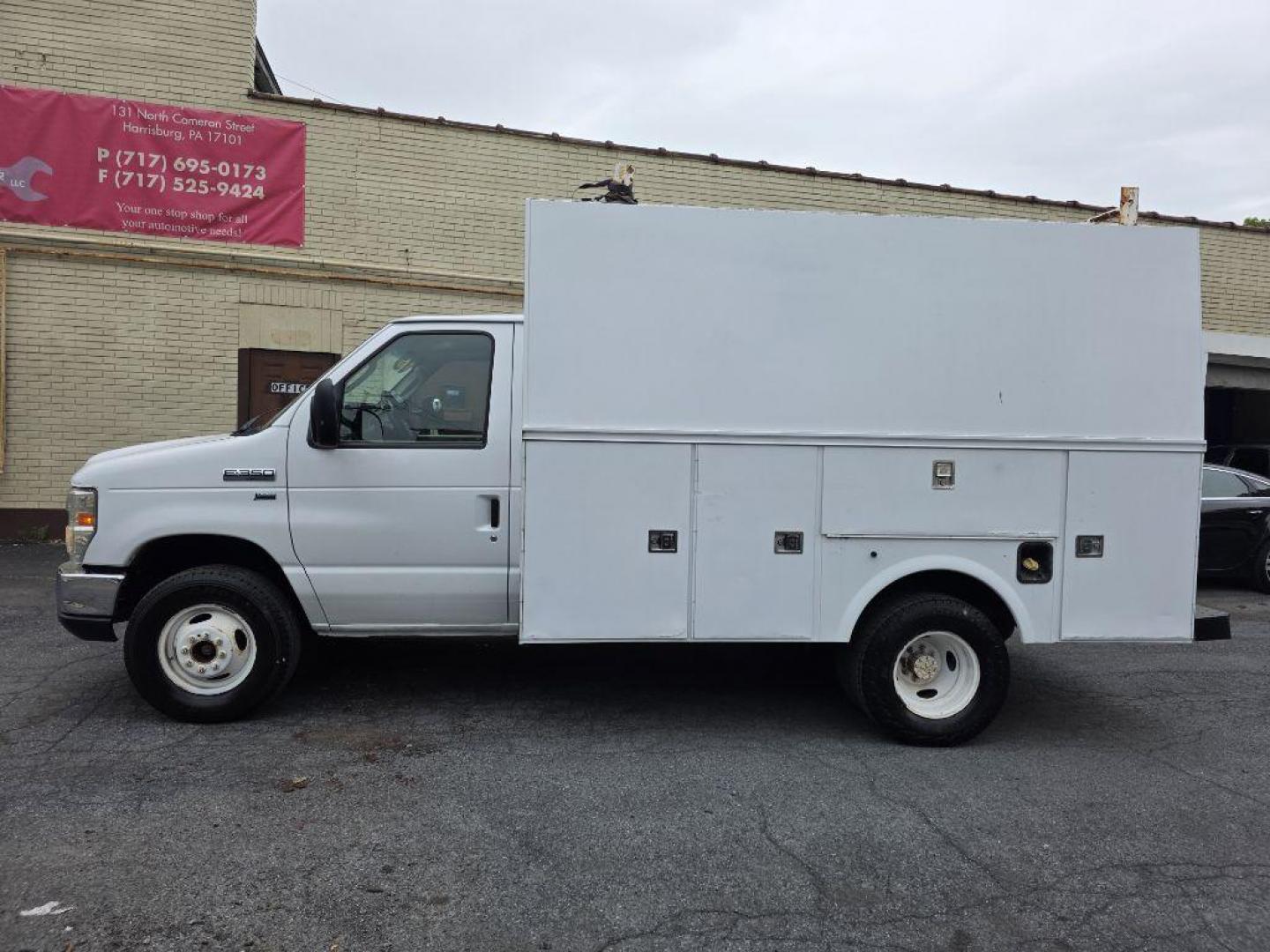 2013 WHITE FORD ECONOLINE E350 SUPER DUTY CUTAWAY VAN (1FDWE3FL6DD) with an 5.4L engine, Automatic transmission, located at 117 North Cameron Street, Harrisburg, PA, 17101, (717) 963-8962, 40.267021, -76.875351 - WE FINANCE!!! Good Credit/ Challenged Credit/ No Credit - ALL Trade-Ins Welcomed!!! APPLY ONLINE or CALL us TODAY ;) Please call us to discuss your cash and/or financing options. - Photo#1