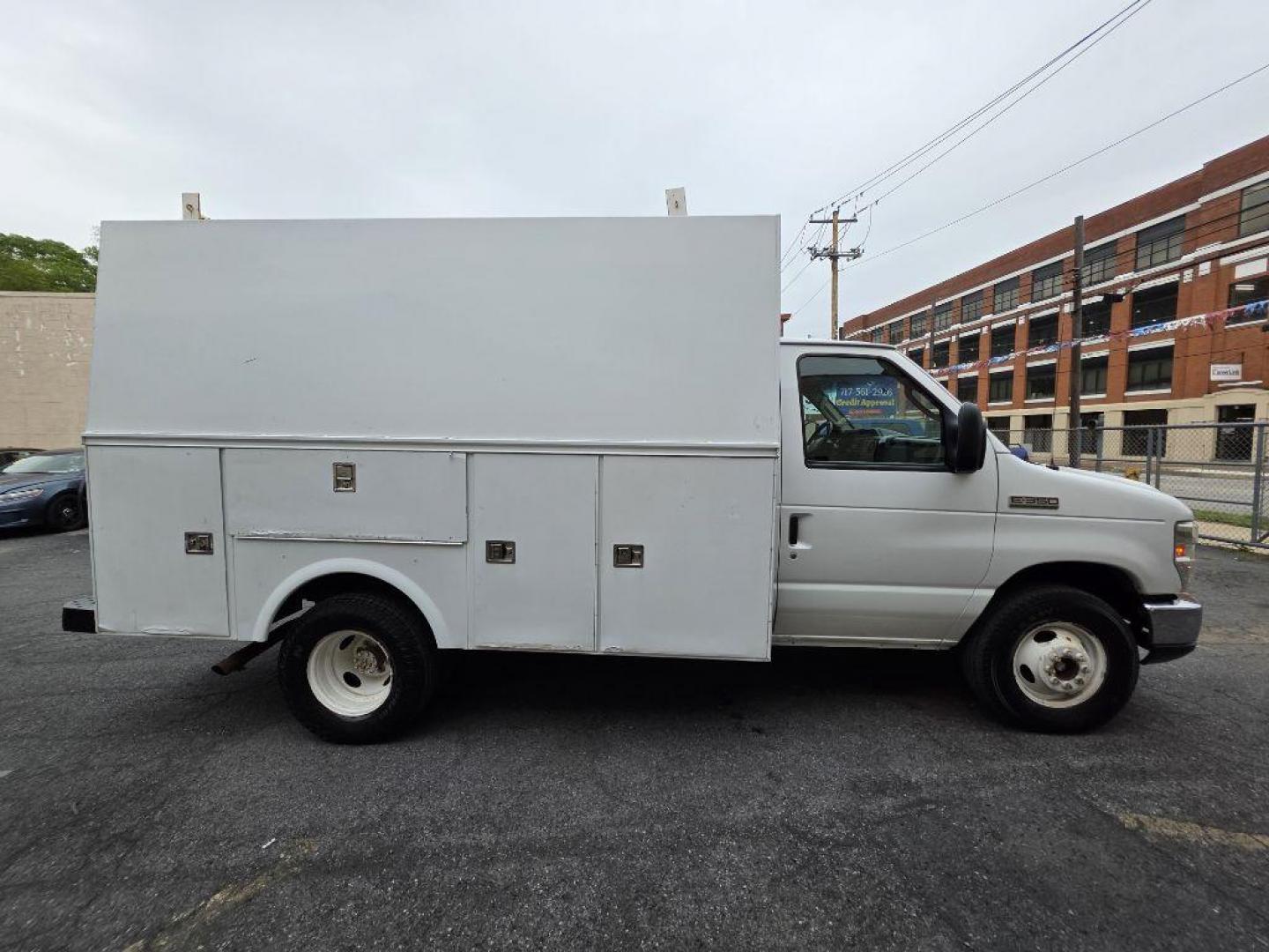 2013 WHITE FORD ECONOLINE E350 SUPER DUTY CUTAWAY VAN (1FDWE3FL6DD) with an 5.4L engine, Automatic transmission, located at 117 North Cameron Street, Harrisburg, PA, 17101, (717) 963-8962, 40.267021, -76.875351 - WE FINANCE!!! Good Credit/ Challenged Credit/ No Credit - ALL Trade-Ins Welcomed!!! APPLY ONLINE or CALL us TODAY ;) Please call us to discuss your cash and/or financing options. - Photo#5
