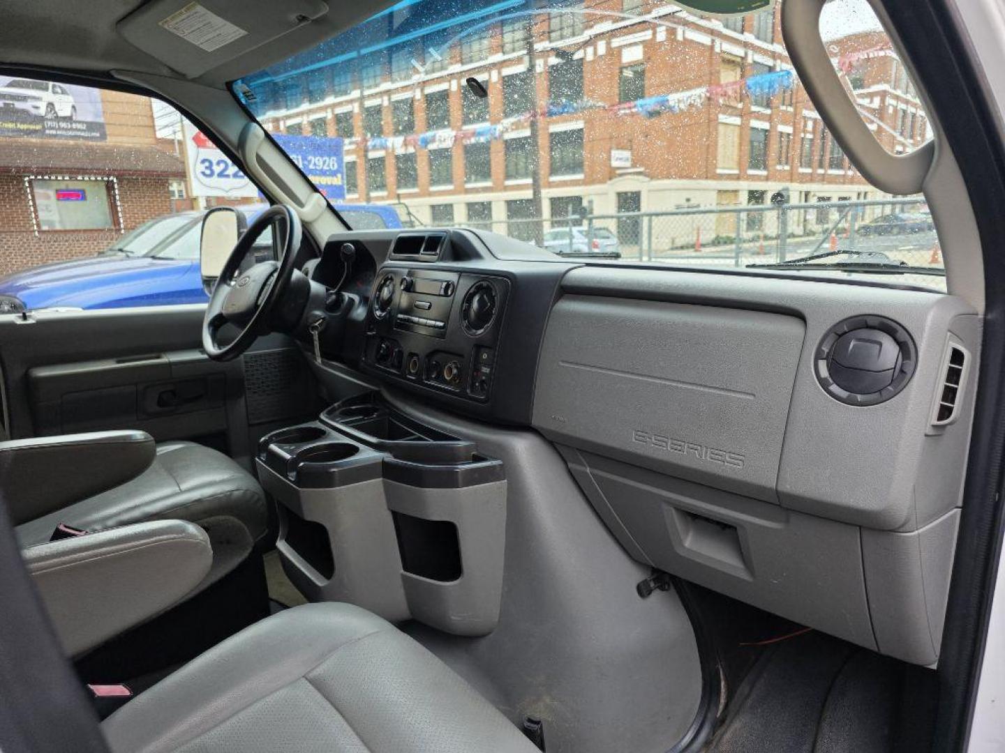 2013 WHITE FORD ECONOLINE E350 SUPER DUTY CUTAWAY VAN (1FDWE3FL6DD) with an 5.4L engine, Automatic transmission, located at 117 North Cameron Street, Harrisburg, PA, 17101, (717) 963-8962, 40.267021, -76.875351 - WE FINANCE!!! Good Credit/ Challenged Credit/ No Credit - ALL Trade-Ins Welcomed!!! APPLY ONLINE or CALL us TODAY ;) Please call us to discuss your cash and/or financing options. - Photo#9