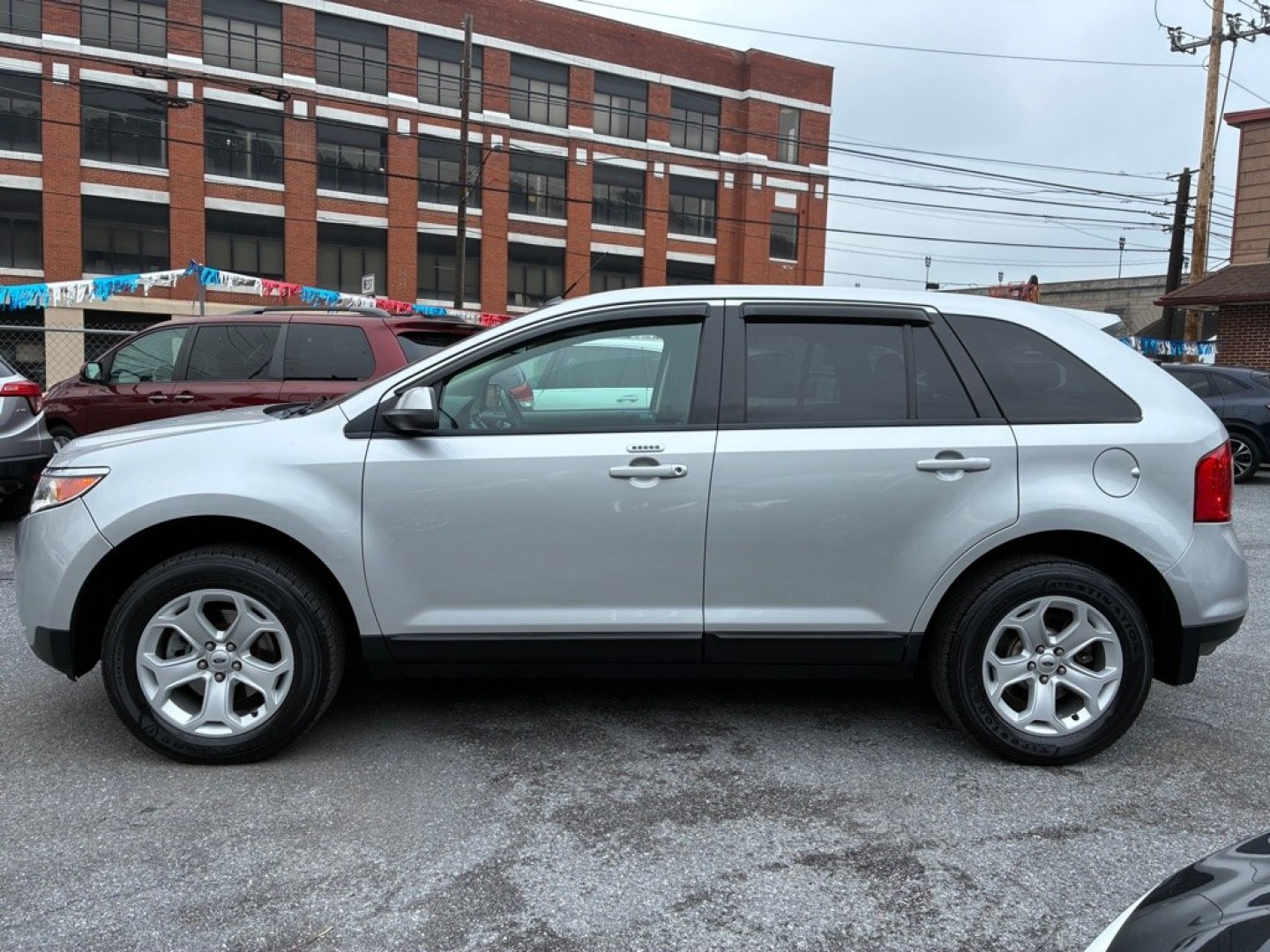 2013 SILVER FORD EDGE SEL (2FMDK4JC4DB) with an 3.5L engine, Automatic transmission, located at 117 North Cameron Street, Harrisburg, PA, 17101, (717) 963-8962, 40.267021, -76.875351- Photo#1