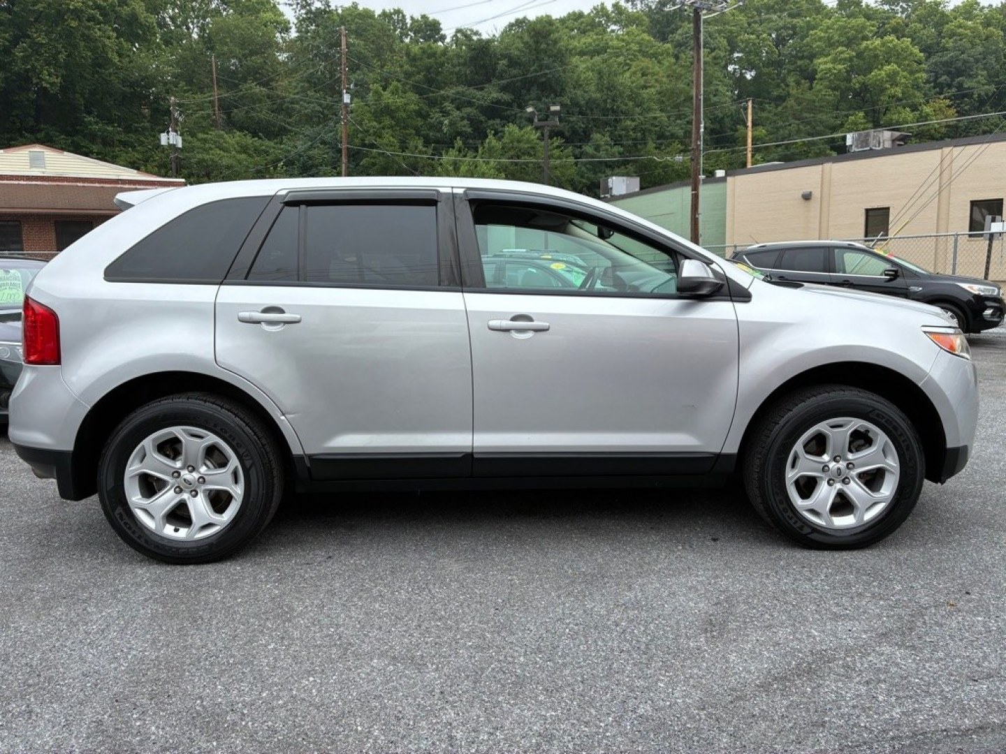 2013 SILVER FORD EDGE SEL (2FMDK4JC4DB) with an 3.5L engine, Automatic transmission, located at 117 North Cameron Street, Harrisburg, PA, 17101, (717) 963-8962, 40.267021, -76.875351- Photo#5