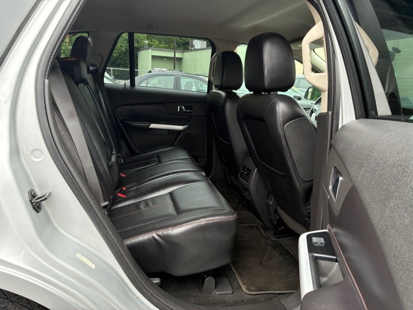 2013 SILVER FORD EDGE SEL (2FMDK4JC4DB) with an 3.5L engine, Automatic transmission, located at 117 North Cameron Street, Harrisburg, PA, 17101, (717) 963-8962, 40.267021, -76.875351- Photo#9