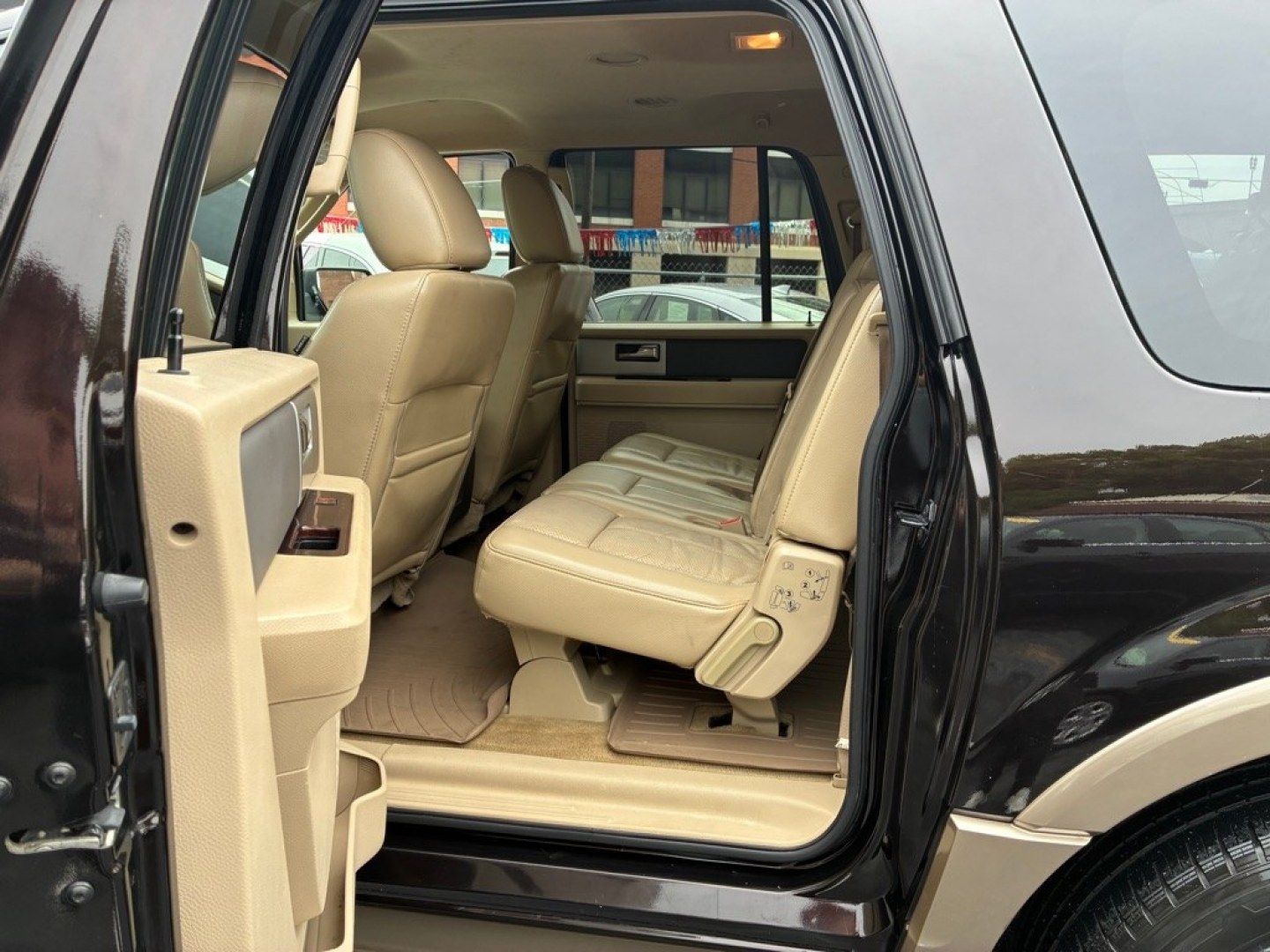 2013 BROWN FORD EXPEDITION EL XLT (1FMJK1J58DE) with an 5.4L engine, Automatic transmission, located at 117 North Cameron Street, Harrisburg, PA, 17101, (717) 963-8962, 40.267021, -76.875351 - WE FINANCE!!! MOST vehicles are available for financing. Good Credit/ Challenged Credit/ No Credit - ALL Trade-Ins Welcomed!!! APPLY ONLINE or CALL us TODAY Please call us to discuss your cash and/or financing options. Thanks for checking our inventory! We're here to help.- Photo#13