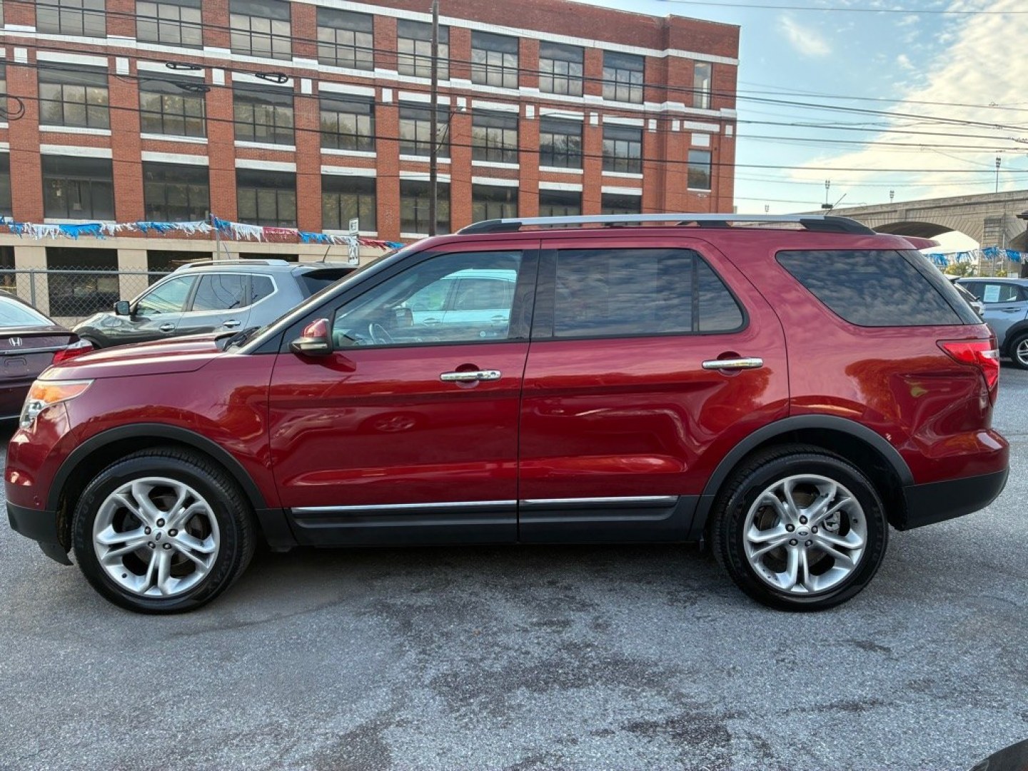 2013 RED FORD EXPLORER LIMITED (1FM5K8F87DG) with an 3.5L engine, Automatic transmission, located at 131 N Cameron st, Harrisburg, PA, 17101, (717) 561-2926, 40.267086, -76.875374 - WE FINANCE!!! Good Credit/ Bad Credit/ No Credit - ALL Trade-Ins Welcomed!!! ***Guaranteed Credit Approval*** APPLY ONLINE or CALL us TODAY ;) Internet Prices and Marketplace Prices are SPECIAL discounted ***CASH DEALS*** Retail Prices are higher. Please call us to discuss your cash and finan- Photo#1