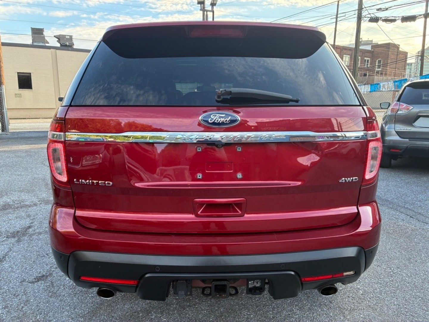 2013 RED FORD EXPLORER LIMITED (1FM5K8F87DG) with an 3.5L engine, Automatic transmission, located at 131 N Cameron st, Harrisburg, PA, 17101, (717) 561-2926, 40.267086, -76.875374 - WE FINANCE!!! Good Credit/ Bad Credit/ No Credit - ALL Trade-Ins Welcomed!!! ***Guaranteed Credit Approval*** APPLY ONLINE or CALL us TODAY ;) Internet Prices and Marketplace Prices are SPECIAL discounted ***CASH DEALS*** Retail Prices are higher. Please call us to discuss your cash and finan- Photo#3