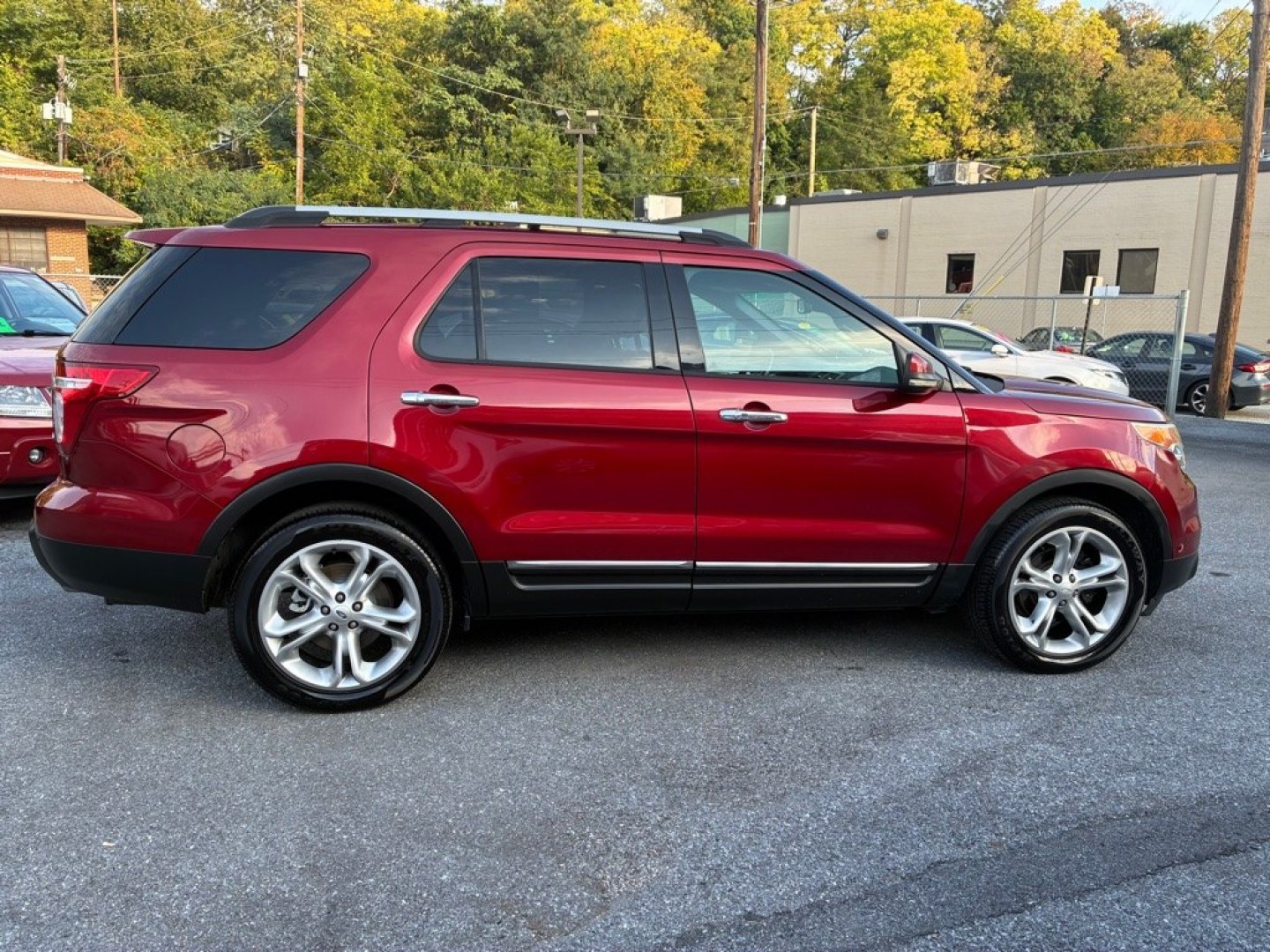 2013 RED FORD EXPLORER LIMITED (1FM5K8F87DG) with an 3.5L engine, Automatic transmission, located at 131 N Cameron st, Harrisburg, PA, 17101, (717) 561-2926, 40.267086, -76.875374 - WE FINANCE!!! Good Credit/ Bad Credit/ No Credit - ALL Trade-Ins Welcomed!!! ***Guaranteed Credit Approval*** APPLY ONLINE or CALL us TODAY ;) Internet Prices and Marketplace Prices are SPECIAL discounted ***CASH DEALS*** Retail Prices are higher. Please call us to discuss your cash and finan- Photo#5