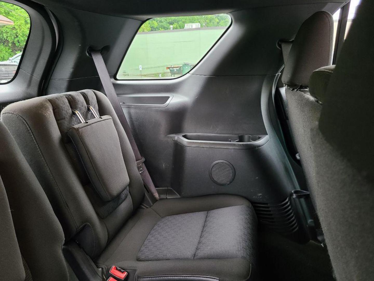 2013 WHITE FORD EXPLORER XLT (1FM5K7D85DG) with an 3.5L engine, Automatic transmission, located at 117 North Cameron Street, Harrisburg, PA, 17101, (717) 963-8962, 40.267021, -76.875351 - Photo#8