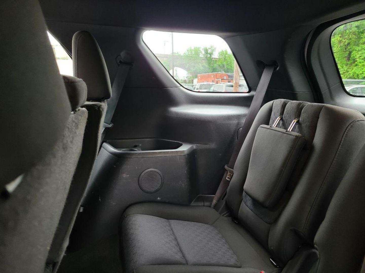 2013 WHITE FORD EXPLORER XLT (1FM5K7D85DG) with an 3.5L engine, Automatic transmission, located at 117 North Cameron Street, Harrisburg, PA, 17101, (717) 963-8962, 40.267021, -76.875351 - Photo#15