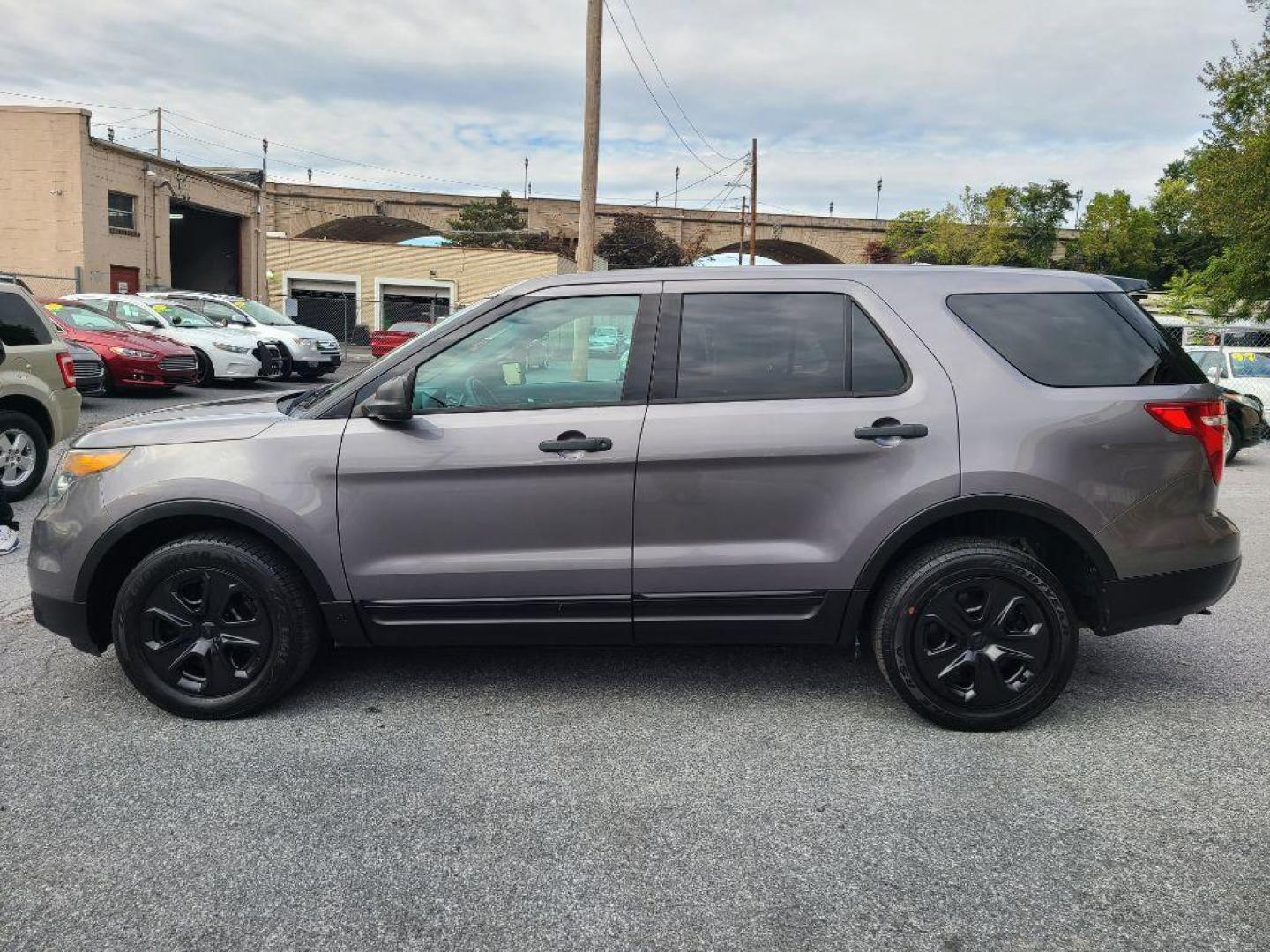 2013 GRAY FORD EXPLORER POLICE INTERCEPTOR (1FM5K8AR8DG) with an 3.7L engine, Automatic transmission, located at 117 North Cameron Street, Harrisburg, PA, 17101, (717) 963-8962, 40.267021, -76.875351 - WE FINANCE!!! Good Credit/ Bad Credit/ No Credit - ALL Trade-Ins Welcomed!!! ***Guaranteed Credit Approval*** APPLY ONLINE or CALL us TODAY ;) Please call us to discuss your cash and financing options. - Photo#1