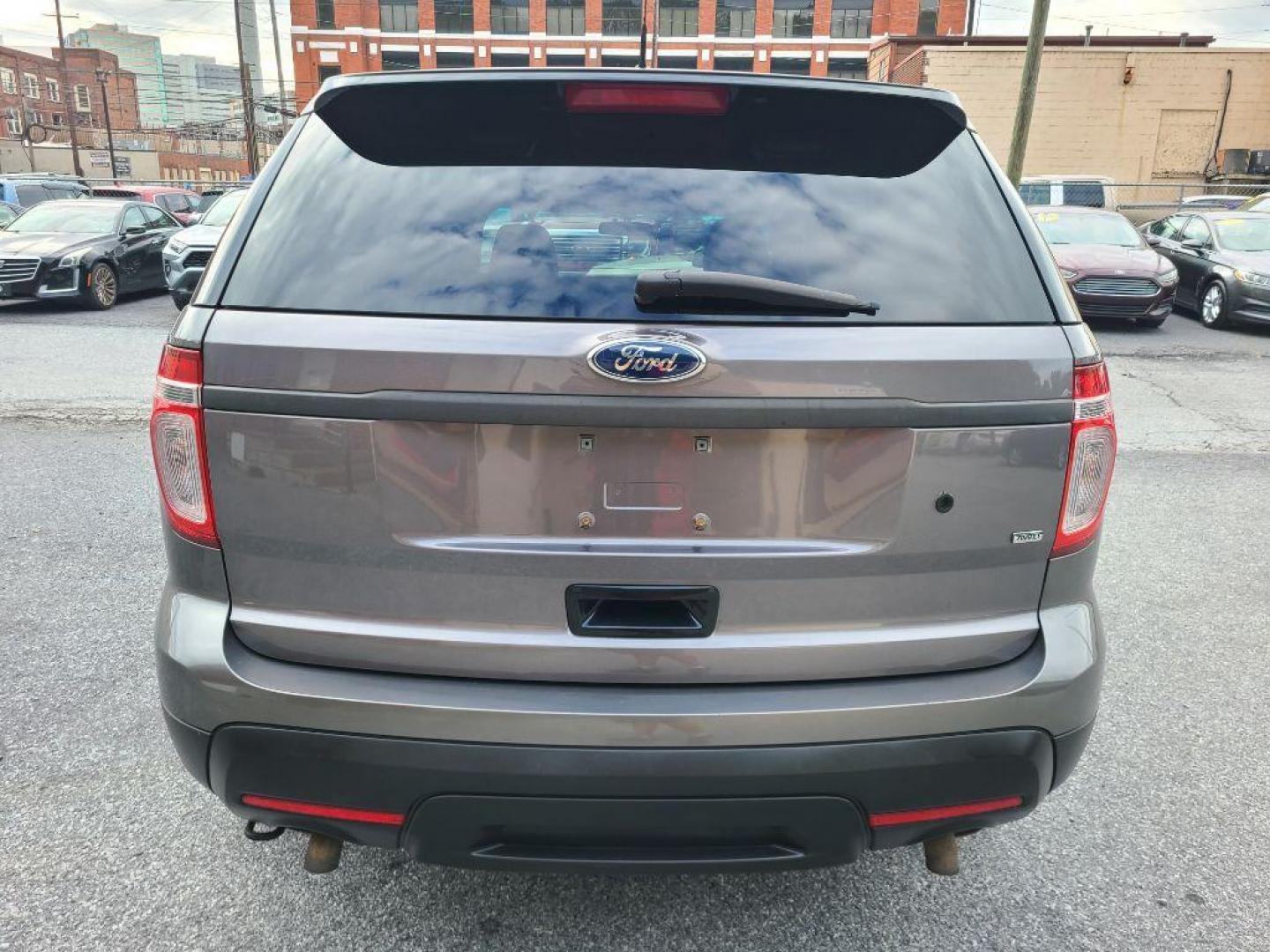 2013 GRAY FORD EXPLORER POLICE INTERCEPTOR (1FM5K8AR8DG) with an 3.7L engine, Automatic transmission, located at 117 North Cameron Street, Harrisburg, PA, 17101, (717) 963-8962, 40.267021, -76.875351 - WE FINANCE!!! Good Credit/ Bad Credit/ No Credit - ALL Trade-Ins Welcomed!!! ***Guaranteed Credit Approval*** APPLY ONLINE or CALL us TODAY ;) Please call us to discuss your cash and financing options. - Photo#3