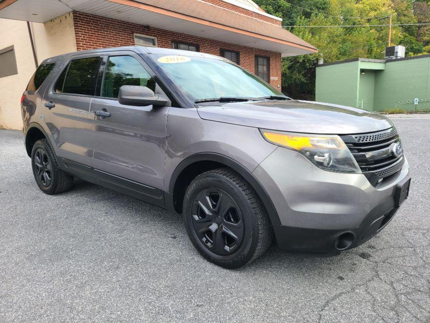2013 GRAY FORD EXPLORER POLICE INTERCEPTOR (1FM5K8AR8DG) with an 3.7L engine, Automatic transmission, located at 117 North Cameron Street, Harrisburg, PA, 17101, (717) 963-8962, 40.267021, -76.875351 - WE FINANCE!!! Good Credit/ Bad Credit/ No Credit - ALL Trade-Ins Welcomed!!! ***Guaranteed Credit Approval*** APPLY ONLINE or CALL us TODAY ;) Please call us to discuss your cash and financing options. - Photo#6