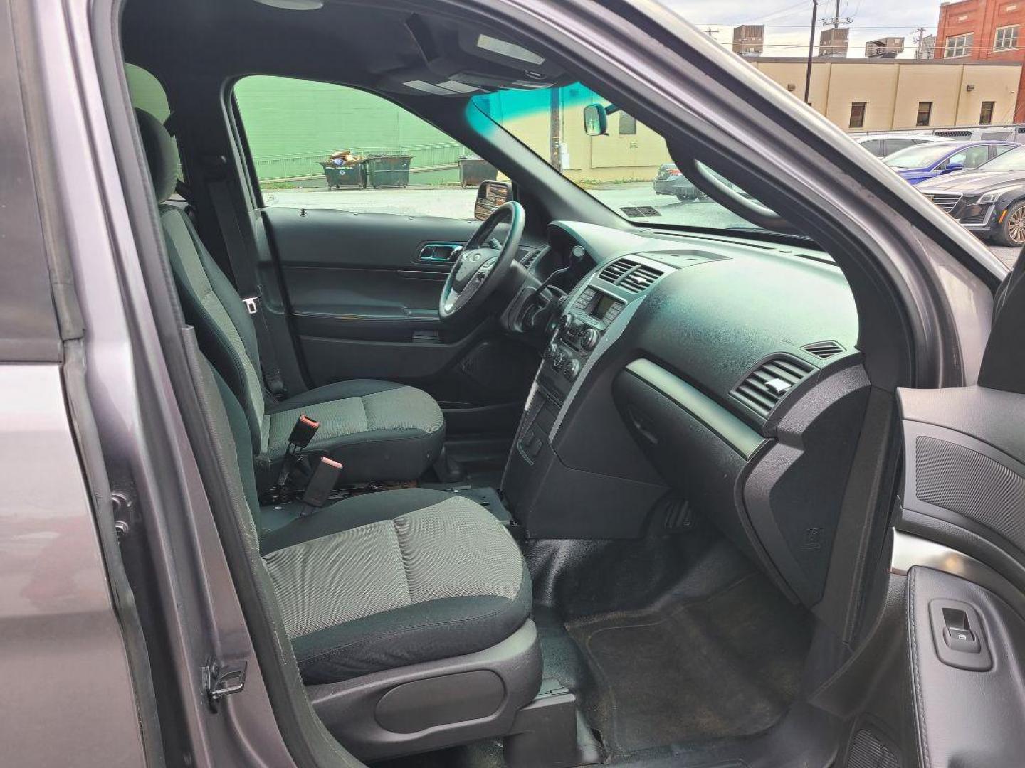 2013 GRAY FORD EXPLORER POLICE INTERCEPTOR (1FM5K8AR8DG) with an 3.7L engine, Automatic transmission, located at 117 North Cameron Street, Harrisburg, PA, 17101, (717) 963-8962, 40.267021, -76.875351 - WE FINANCE!!! Good Credit/ Bad Credit/ No Credit - ALL Trade-Ins Welcomed!!! ***Guaranteed Credit Approval*** APPLY ONLINE or CALL us TODAY ;) Please call us to discuss your cash and financing options. - Photo#8