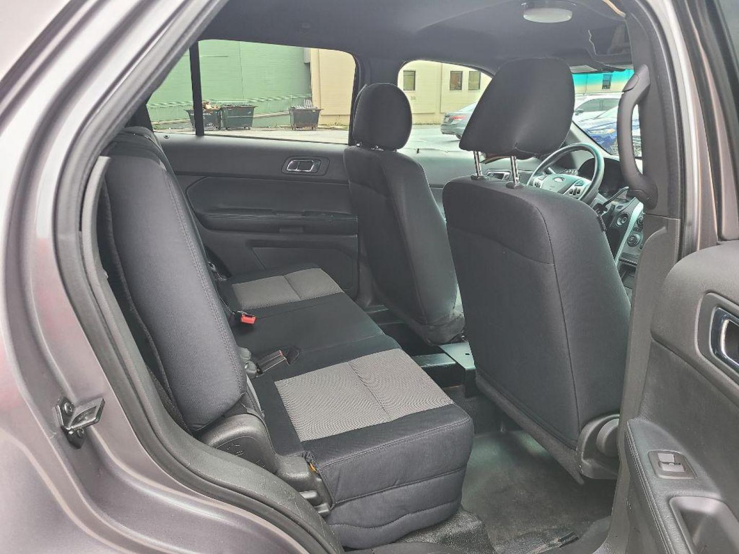 2013 GRAY FORD EXPLORER POLICE INTERCEPTOR (1FM5K8AR8DG) with an 3.7L engine, Automatic transmission, located at 117 North Cameron Street, Harrisburg, PA, 17101, (717) 963-8962, 40.267021, -76.875351 - WE FINANCE!!! Good Credit/ Bad Credit/ No Credit - ALL Trade-Ins Welcomed!!! ***Guaranteed Credit Approval*** APPLY ONLINE or CALL us TODAY ;) Please call us to discuss your cash and financing options. - Photo#10