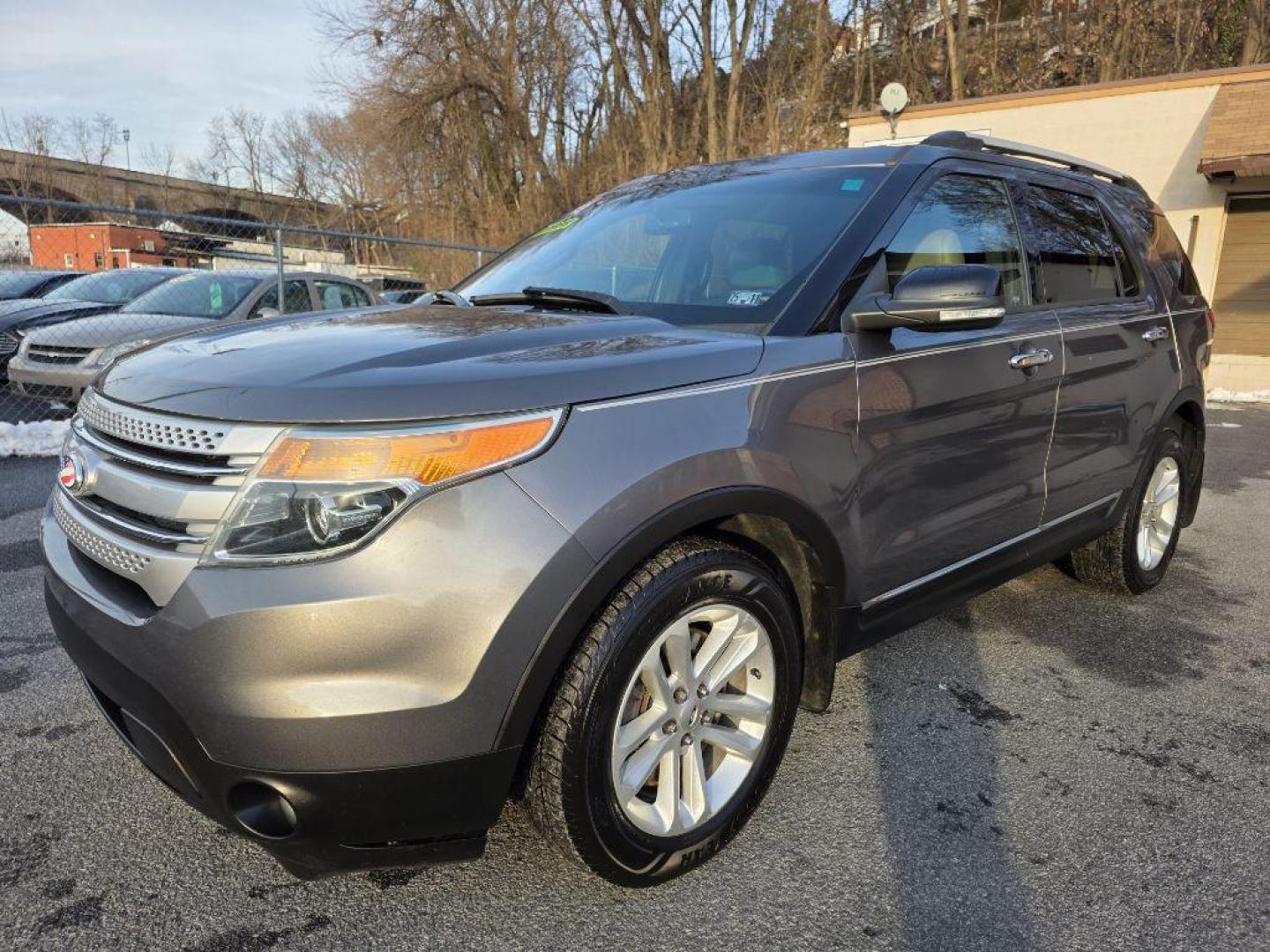 2013 GRAY FORD EXPLORER XLT (1FM5K8D87DG) with an 3.5L engine, Automatic transmission, located at 117 North Cameron Street, Harrisburg, PA, 17101, (717) 963-8962, 40.267021, -76.875351 - WE FINANCE!!! Good Credit/ Bad Credit/ No Credit - ALL Trade-Ins Welcomed!!! ***Guaranteed Credit Approval*** APPLY ONLINE or CALL us TODAY ;) Please call us to discuss your cash and financing options. - Photo#0