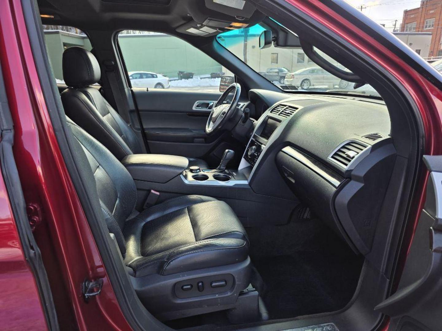 2013 RED FORD EXPLORER LIMITED (1FM5K8F80DG) with an 3.5L engine, Automatic transmission, located at 117 North Cameron Street, Harrisburg, PA, 17101, (717) 963-8962, 40.267021, -76.875351 - WE FINANCE!!! Good Credit/ Challenged Credit/ No Credit - ALL Trade-Ins Welcomed!!! APPLY ONLINE or CALL us TODAY ;) Please call us to discuss your cash and/or financing options. - Photo#9
