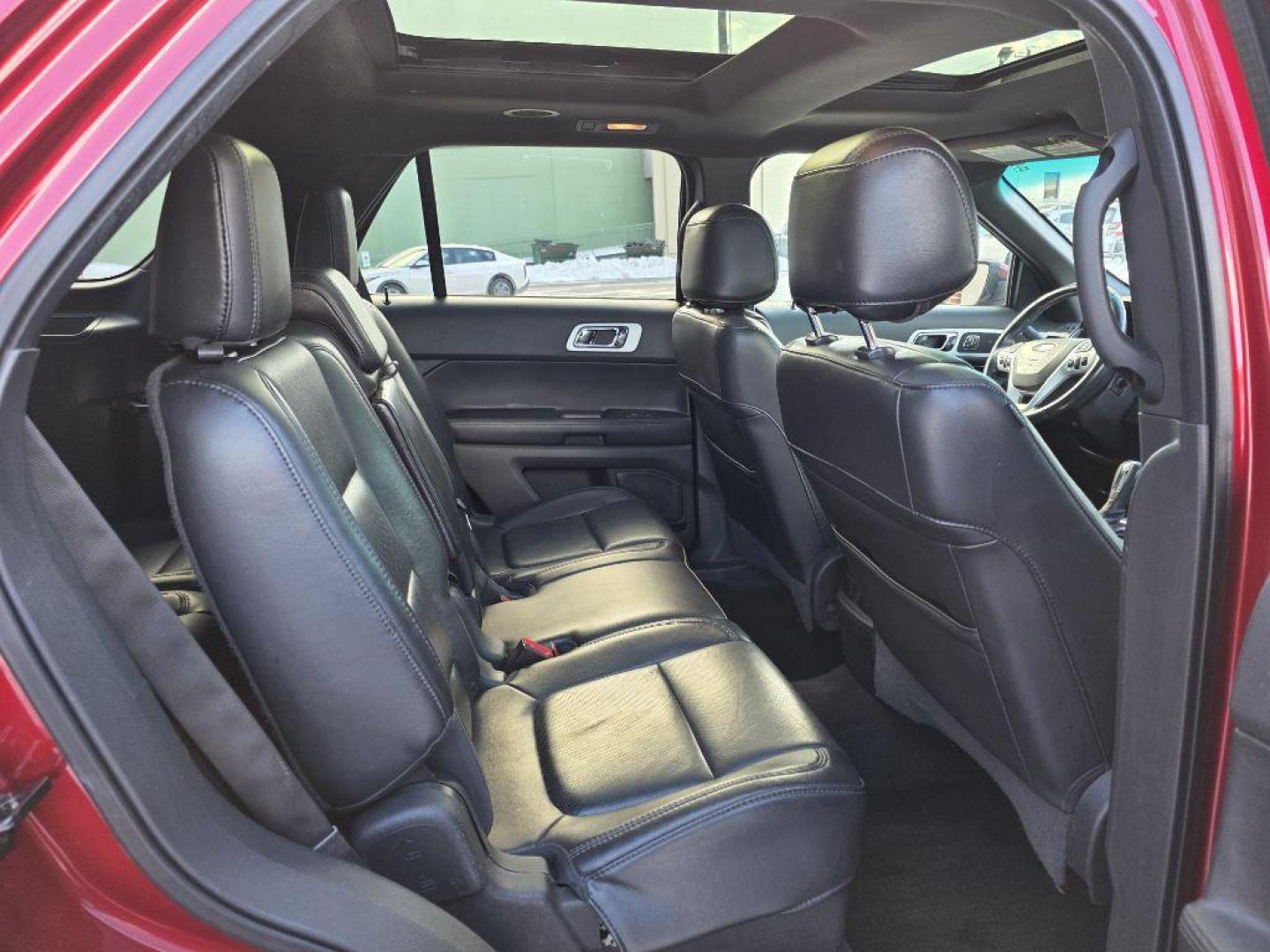 2013 RED FORD EXPLORER LIMITED (1FM5K8F80DG) with an 3.5L engine, Automatic transmission, located at 117 North Cameron Street, Harrisburg, PA, 17101, (717) 963-8962, 40.267021, -76.875351 - WE FINANCE!!! Good Credit/ Challenged Credit/ No Credit - ALL Trade-Ins Welcomed!!! APPLY ONLINE or CALL us TODAY ;) Please call us to discuss your cash and/or financing options. - Photo#10