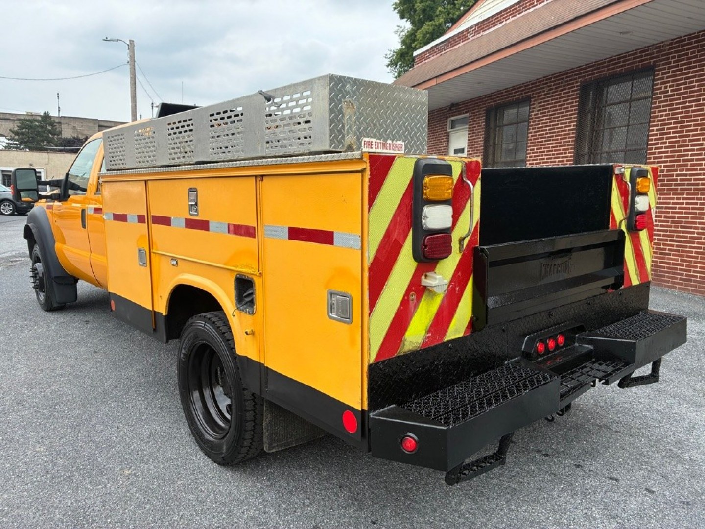 2013 YELLOW FORD F550 SUPER DUTY (1FD0W5GY1DE) with an 6.8L engine, Automatic transmission, located at 117 North Cameron Street, Harrisburg, PA, 17101, (717) 963-8962, 40.267021, -76.875351 - Hard Top 10-Cylinder Gasoline Natural A/T Power Steering Gray Vinyl Seats A/C Power Windows Power Door Locks Driver Air Bag WE FINANCE!!! MOST vehicles are available for financing. Good Credit/ Challenged Credit/ No Credit - ALL Trade-Ins Welcomed!!! APPLY ONLINE or CALL us TODAY- Photo#2