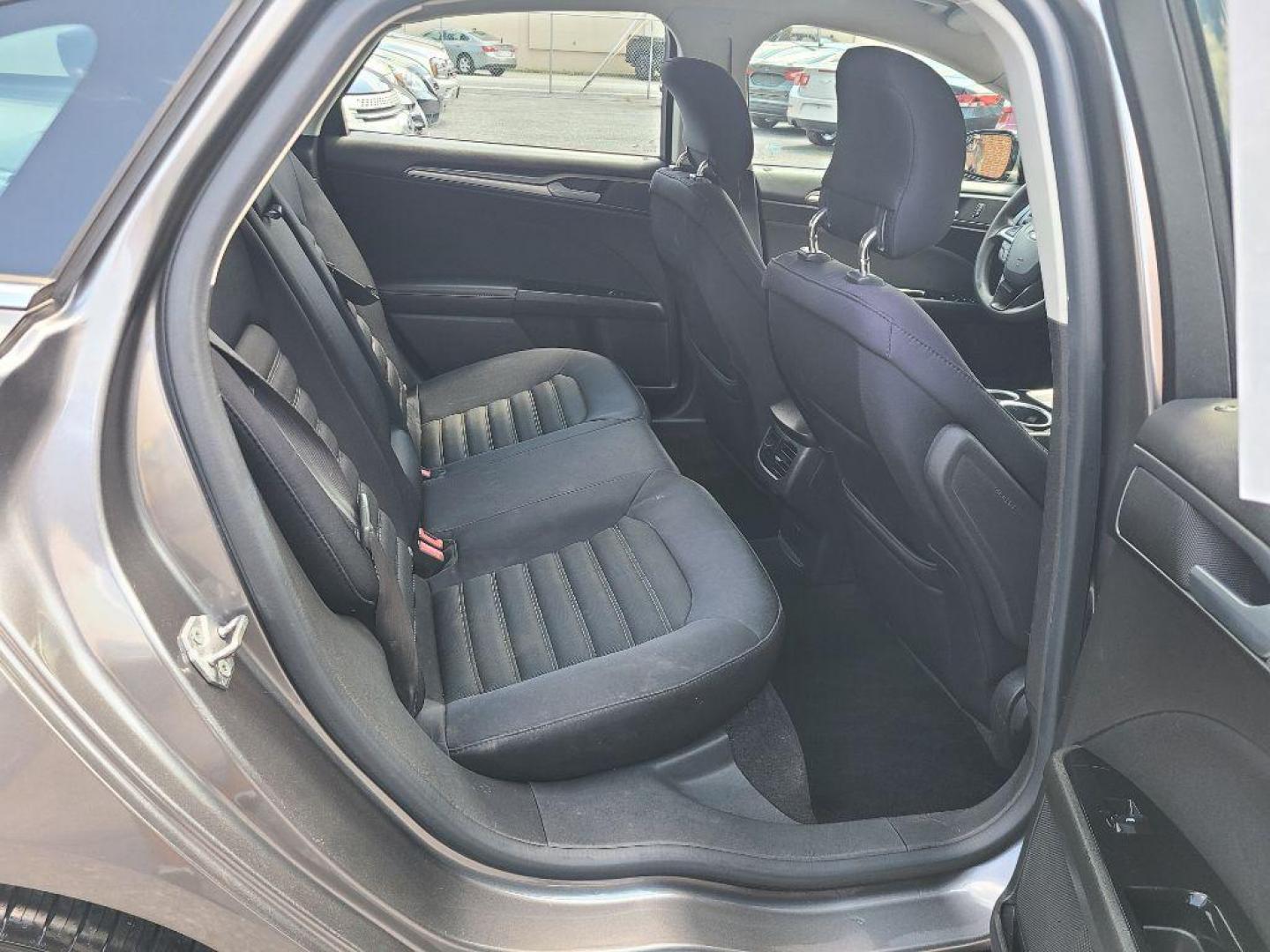2013 GREY FORD FUSION SE (3FA6P0H76DR) with an 2.5L engine, Automatic transmission, located at 117 North Cameron Street, Harrisburg, PA, 17101, (717) 963-8962, 40.267021, -76.875351 - WE FINANCE!!! Good Credit/ Bad Credit/ No Credit - ALL Trade-Ins Welcomed!!! ***Guaranteed Credit Approval*** APPLY ONLINE or CALL us TODAY ;) Internet Prices and Marketplace Prices are SPECIAL discounted ***CASH DEALS*** Retail Prices are higher. Please call us to discuss your cash and finan - Photo#9