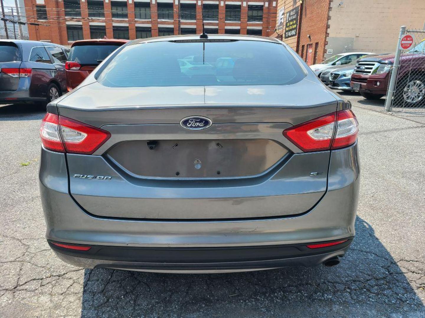 2013 GRAY FORD FUSION SE (3FA6P0H70DR) with an 2.5L engine, Automatic transmission, located at 117 North Cameron Street, Harrisburg, PA, 17101, (717) 963-8962, 40.267021, -76.875351 - Photo#3